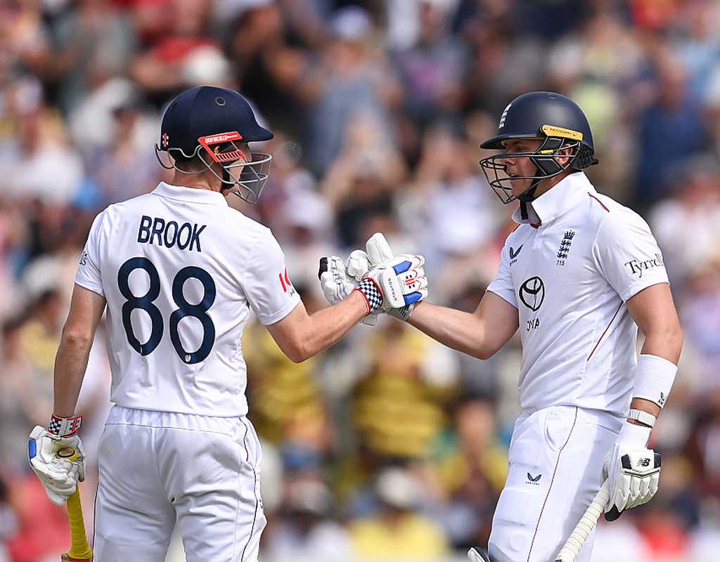 Felt like he could hit four or six every ball: Brook on Jamie Smith  