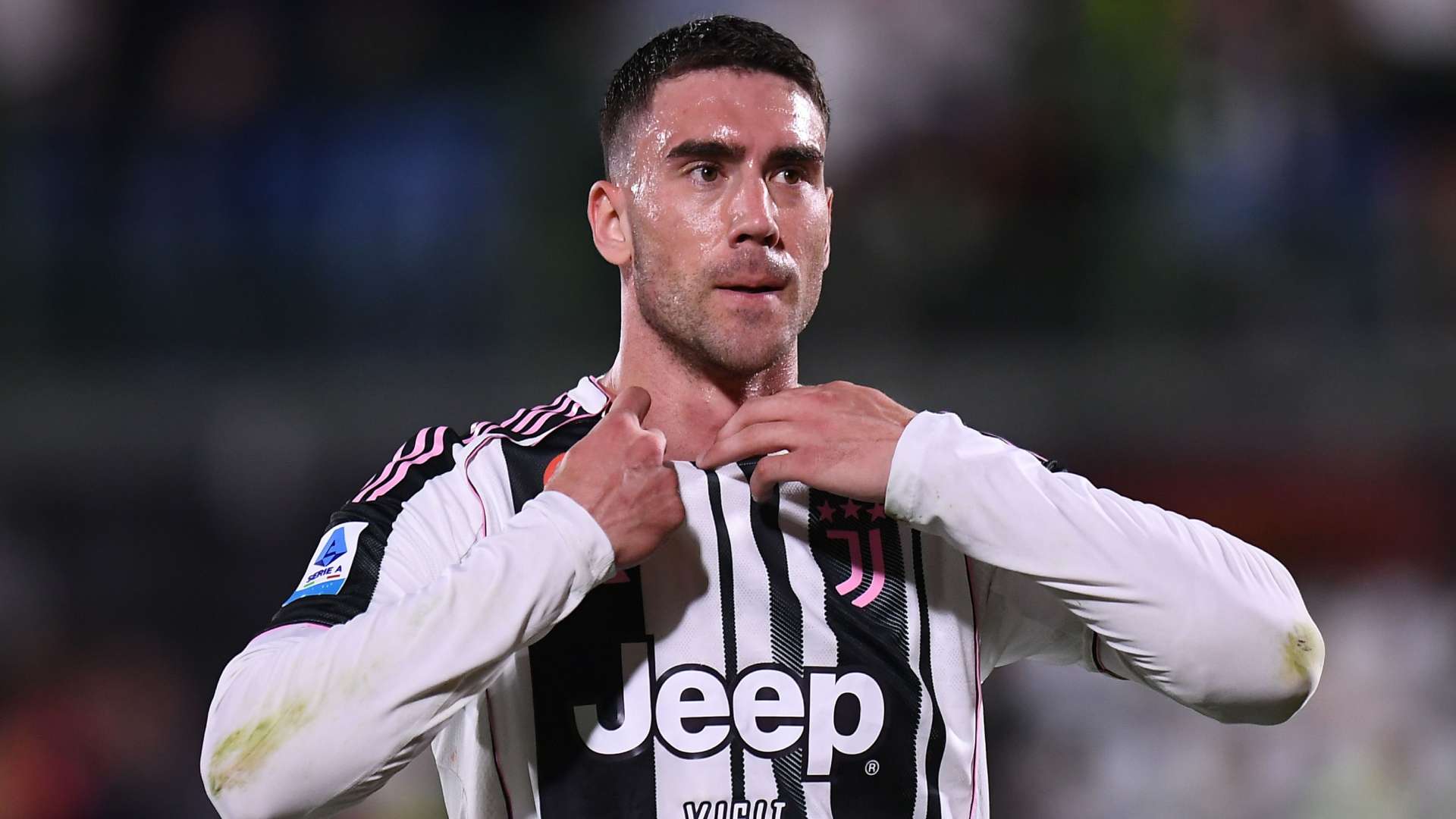 Vlahovic locked in talks with Juventus as Milan offer half his salary  