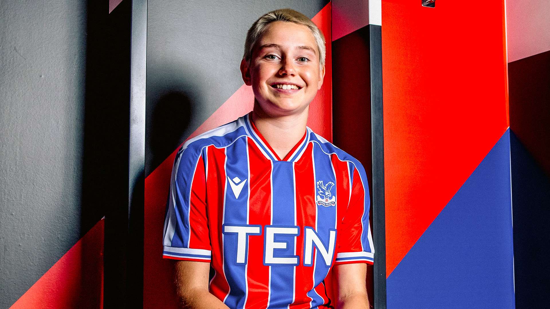 Crystal Palace sign Chelsea wonderkid Lola Smith on loan   Crystal Palace sign Chelsea wonderkid Lola Smith on loan