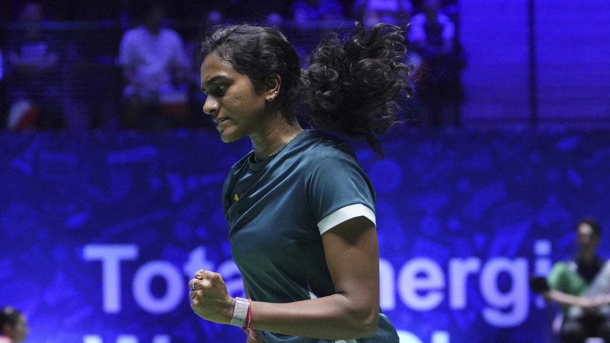 Sindhu, Dhruv-Tanisha pair reach BWF Badminton World Championships 2025 quarterfinals  