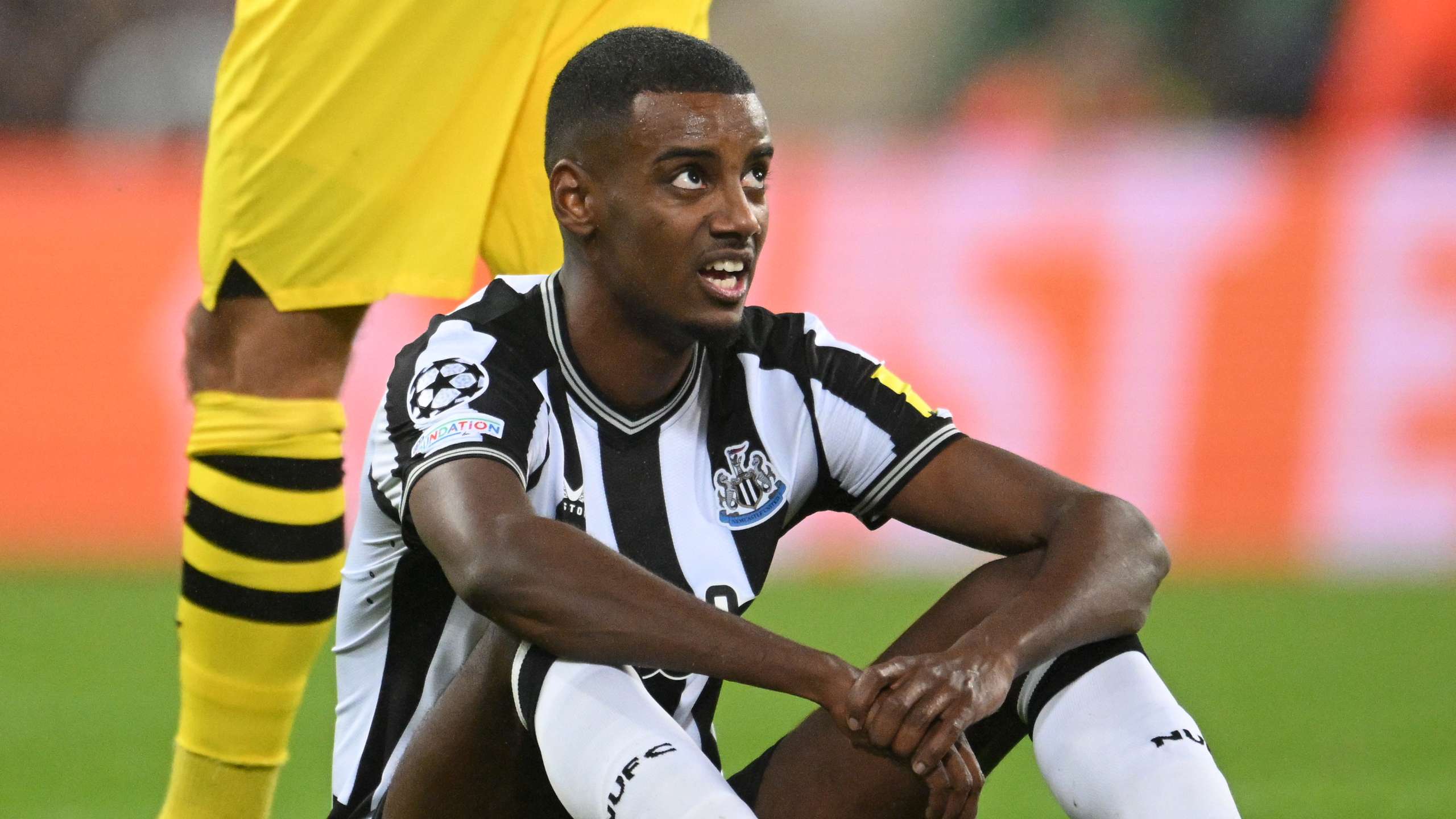 Newcastle co-owner visits Isak's home in bid to keep striker  