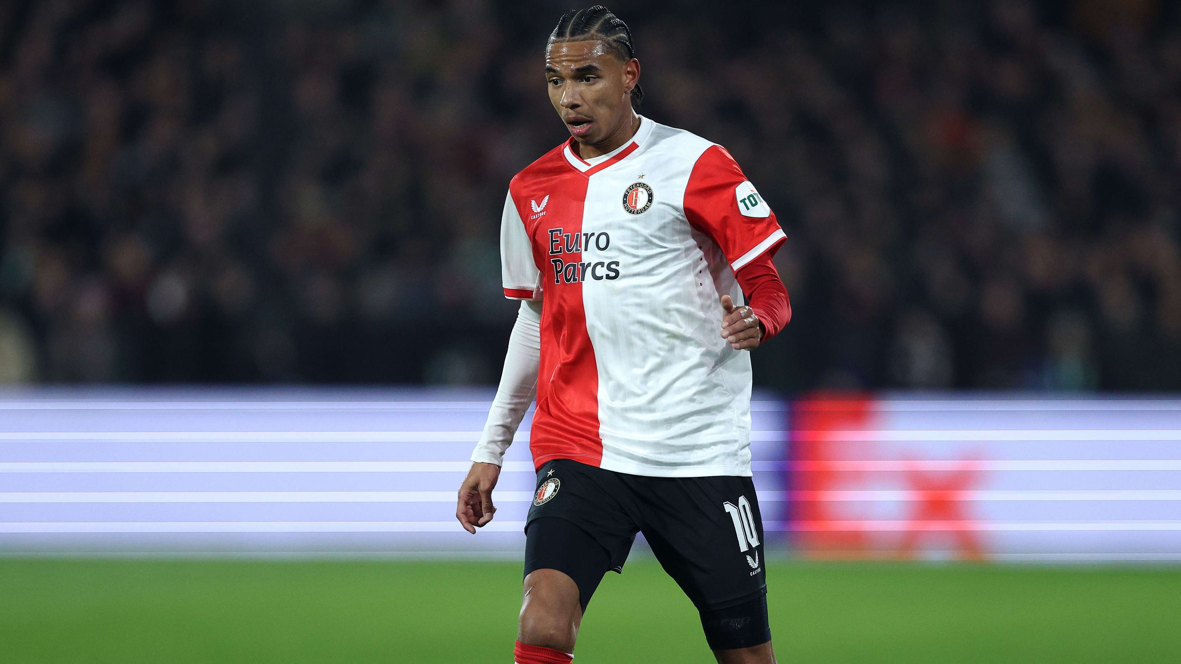 Celtic interested in Feyenoord star Stengs  