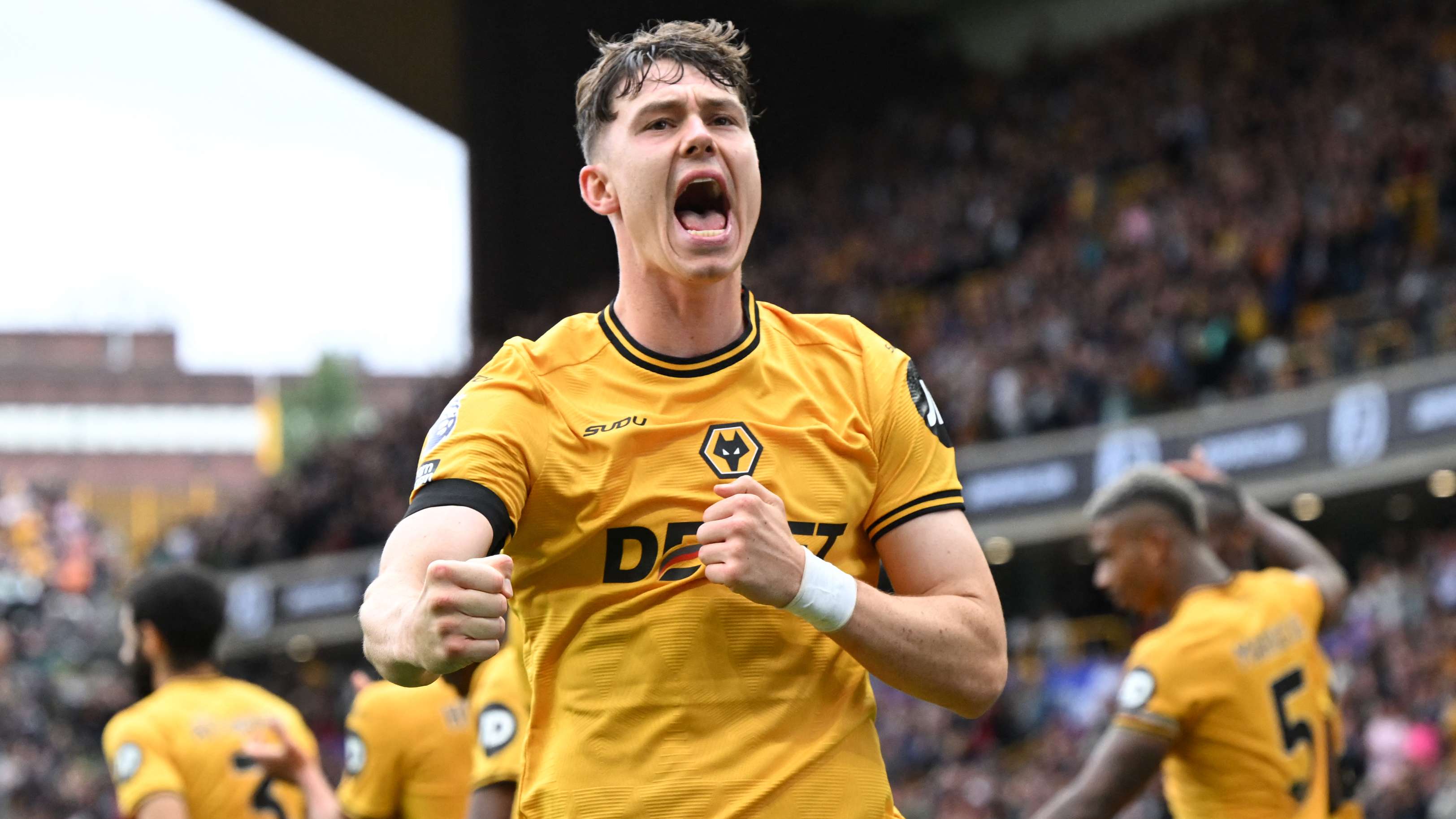 Newcastle see £50m offer for Wolves striker Larsen rejected  