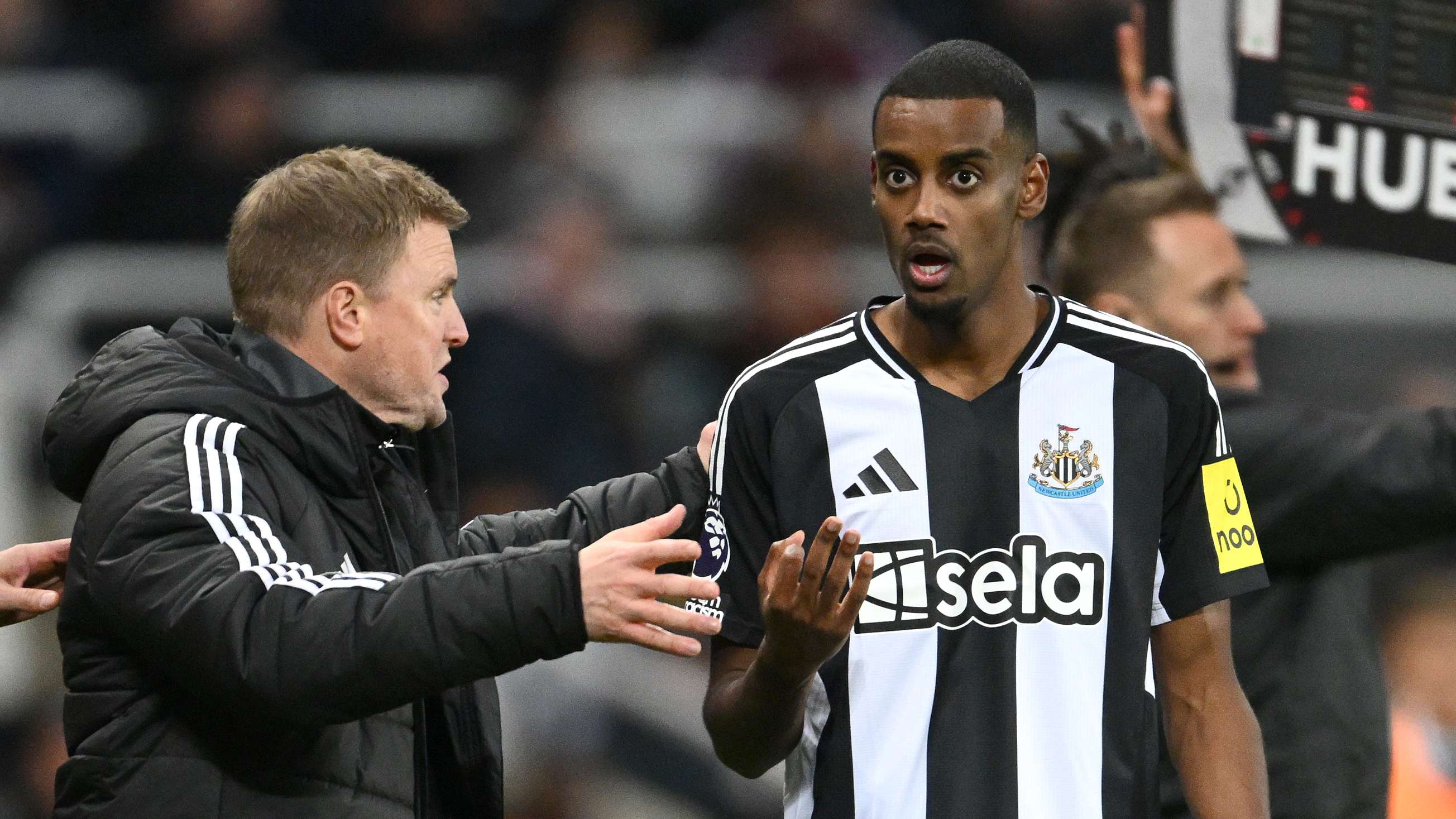 Howe admits Isak has 'acted poorly' amid Liverpool transfer saga   Howe admits Isak has 'acted poorly' amid Liverpool transfer saga
