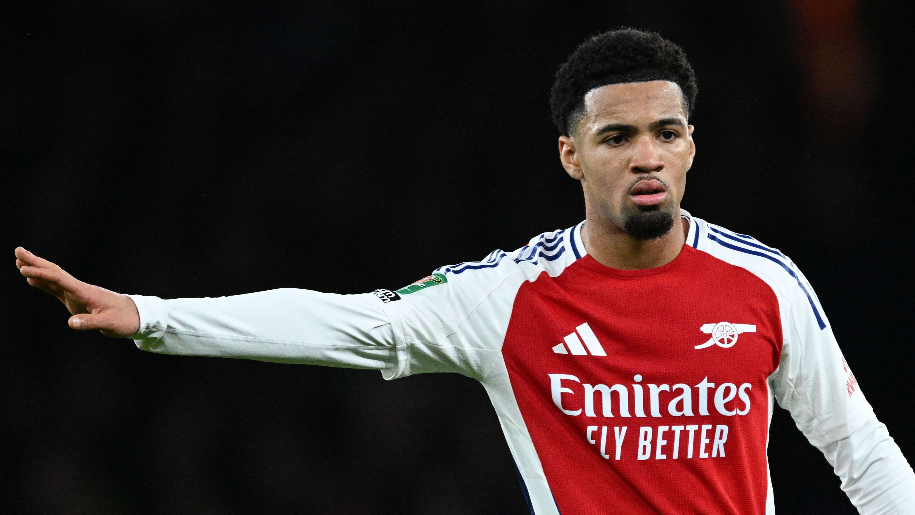 Arsenal wonderkid Nwaneri signs new contract  