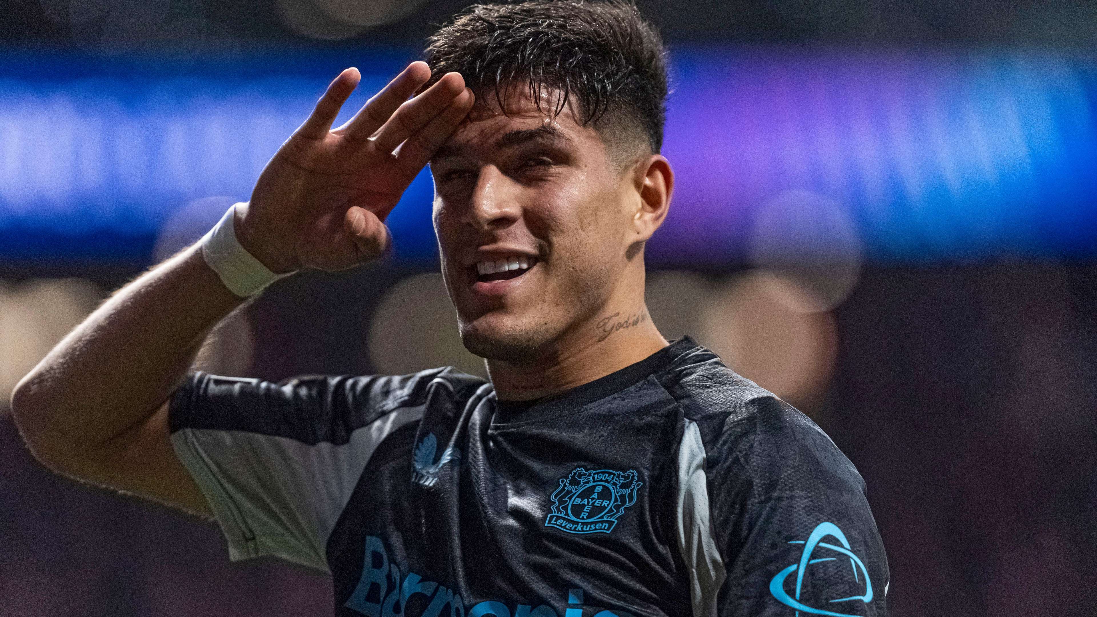 Spurs snubbed again! Hincapie agrees personal terms with Arsenal  