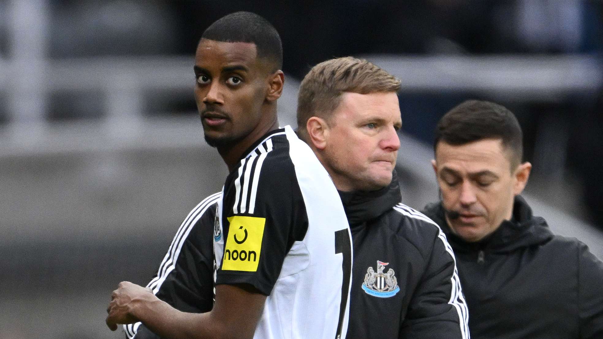 Howe says Isak's Newcastle future isn't 'irretrievable'  