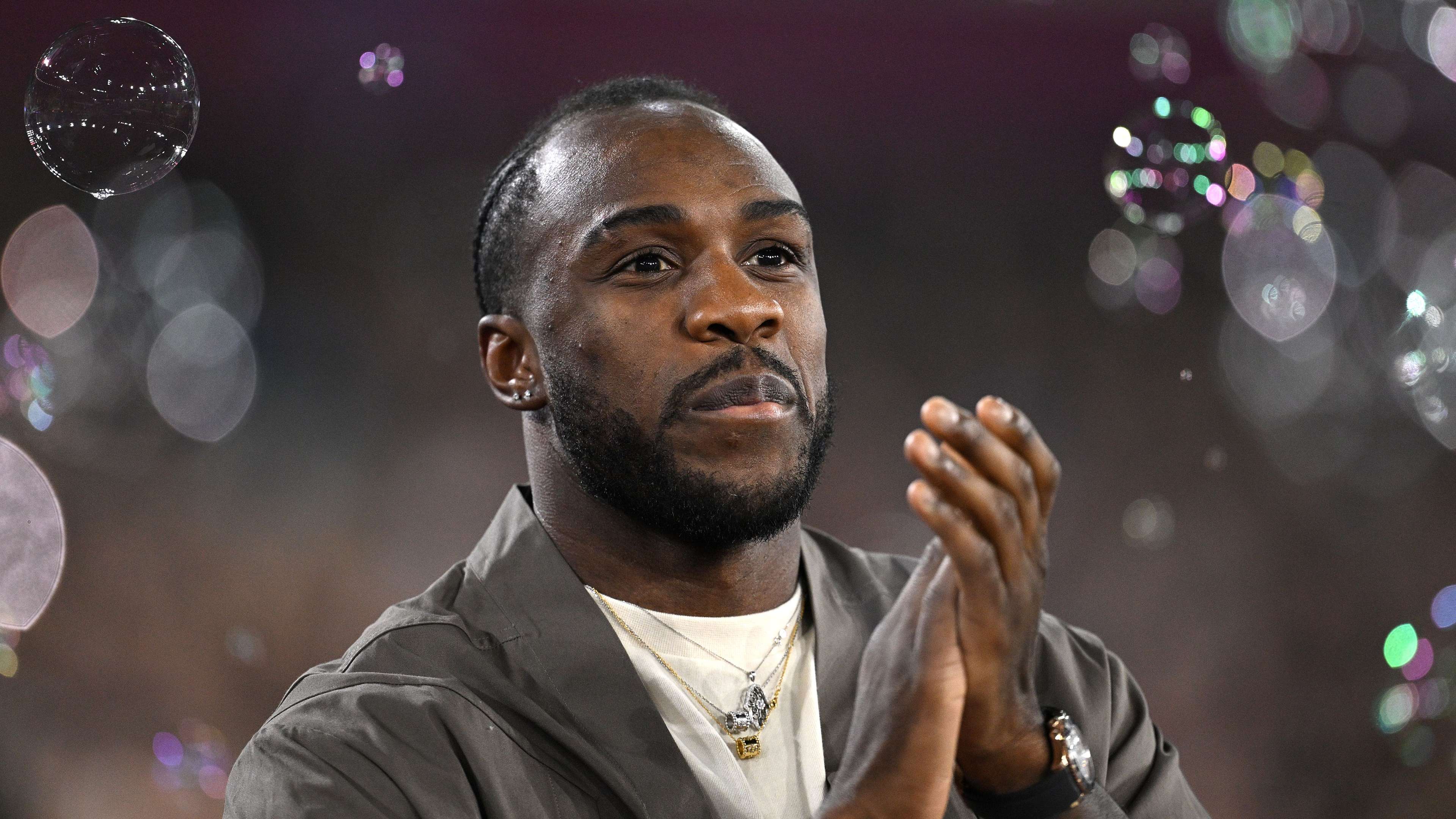 Antonio confirms transfer talks with clubs in 'England and abroad'   Antonio confirms transfer talks with clubs in 'England and abroad'