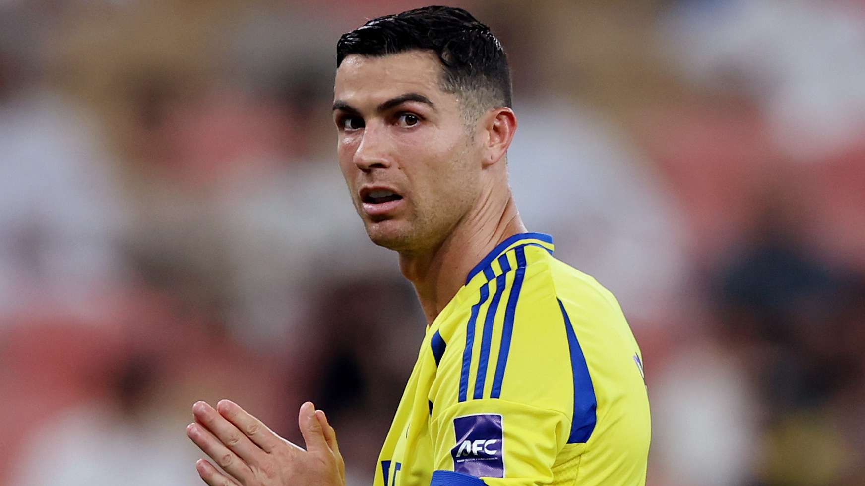 Ronaldo fears 5G! CR7 refuses to sleep with mobile phone in room  