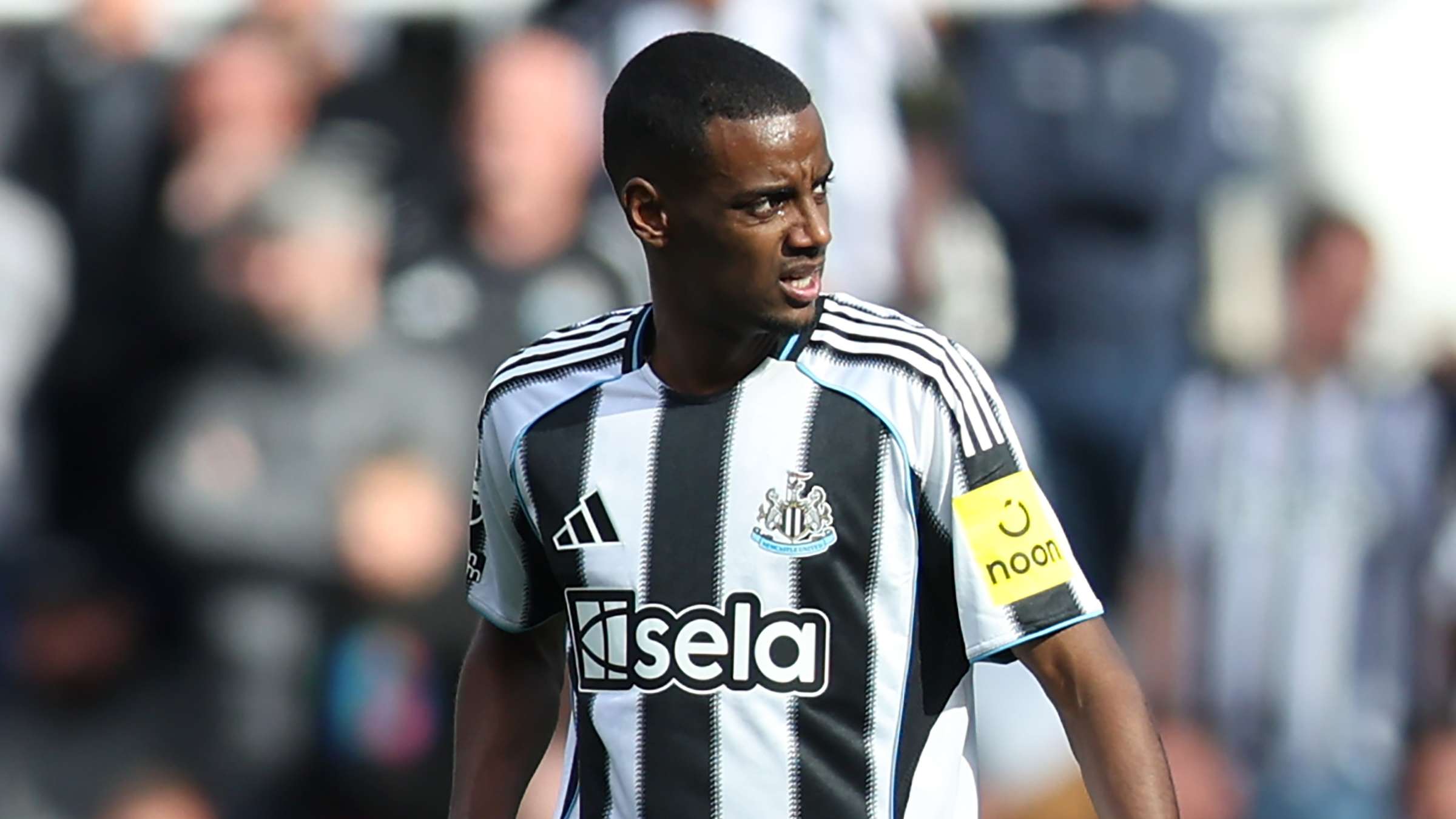 'Loyalty has gone' - Isak urged to seek Newcastle exit  