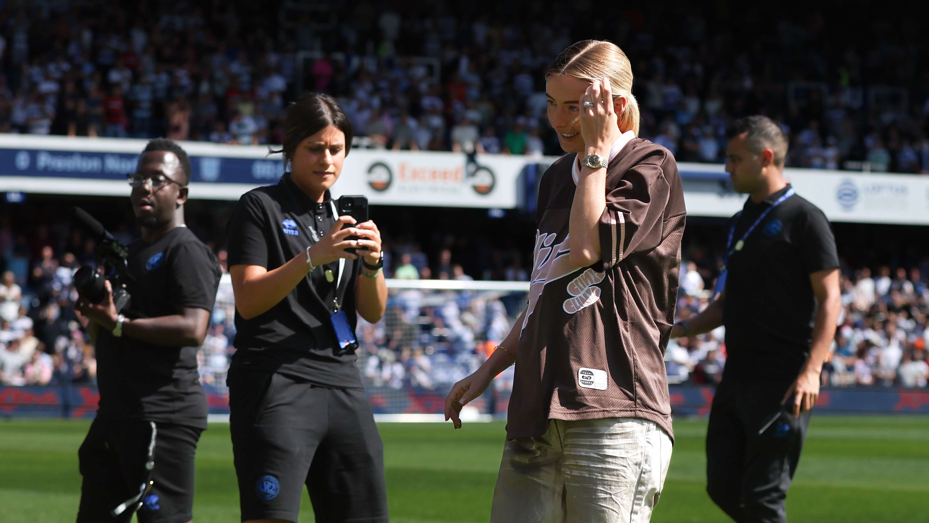 📽️ | Lionesses honoured at EFL games after Euro 2025 glory  
