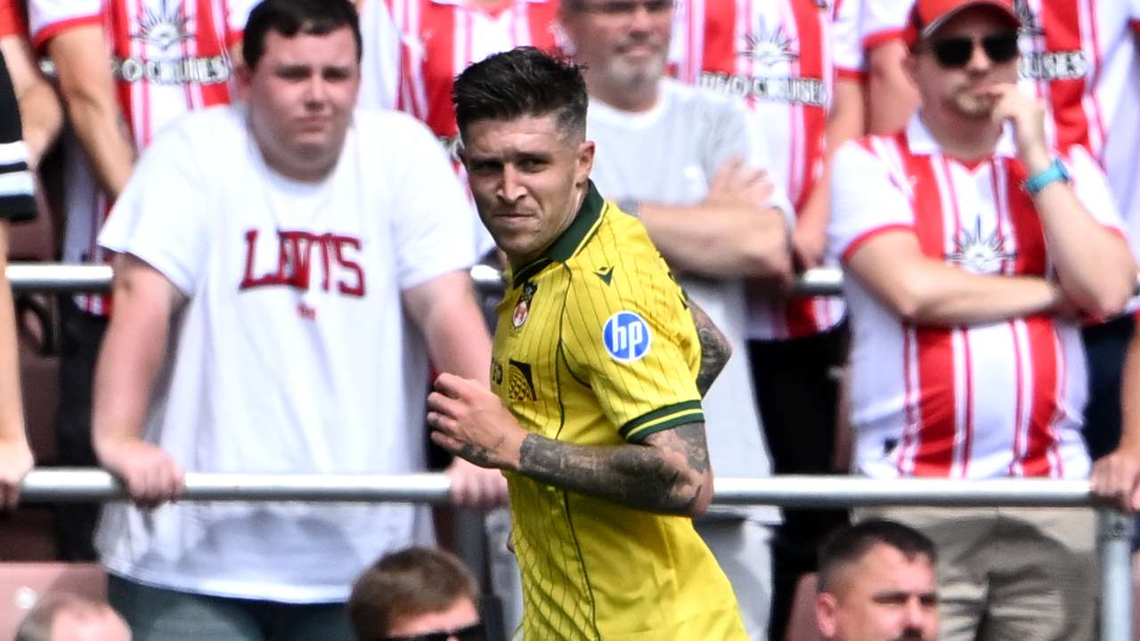 📽️ | Windass nets Wrexham's first Championship goal in 43 years  