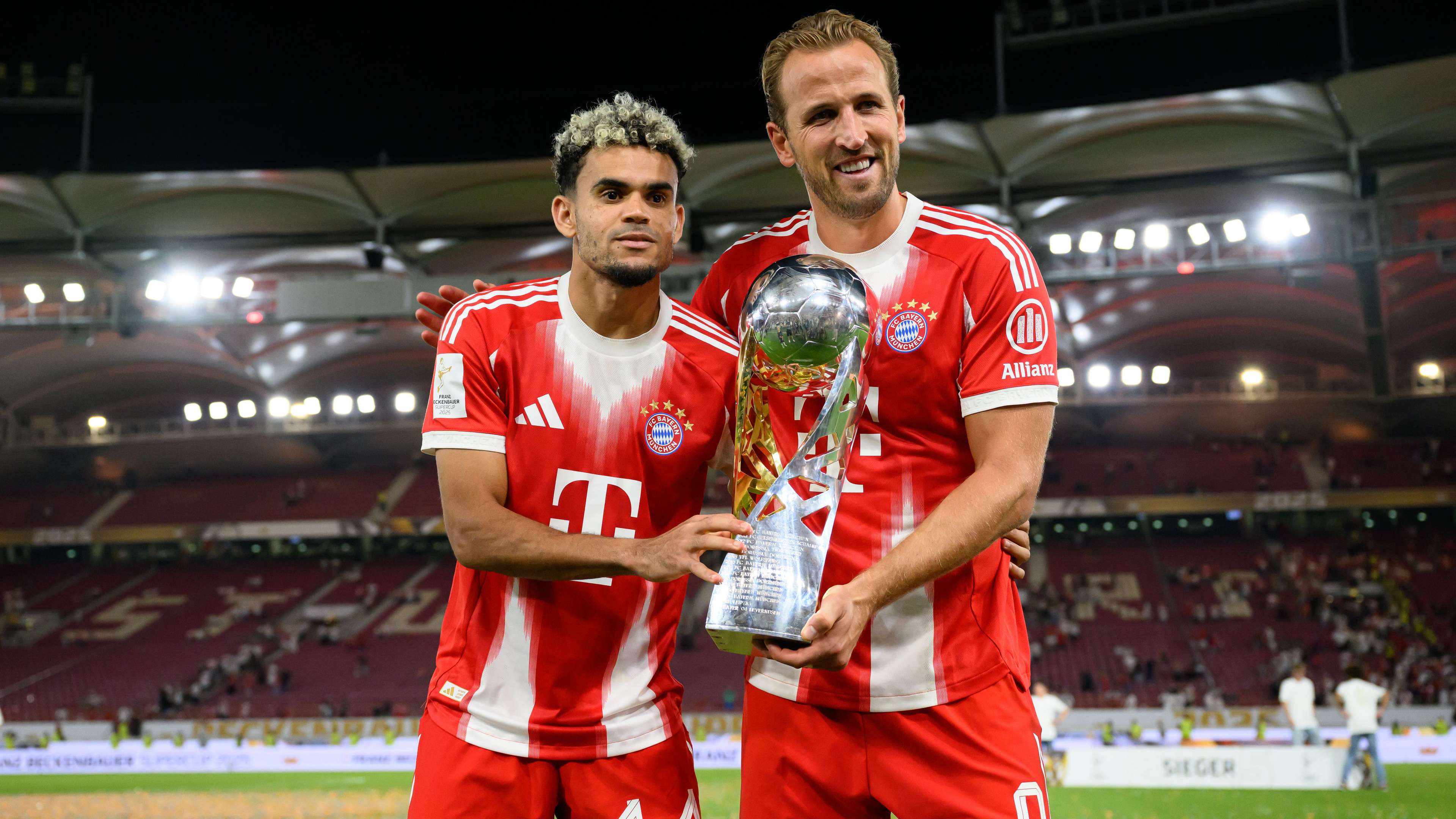 'Phenomenon' Kane praised by new Bayern team-mate Diaz  