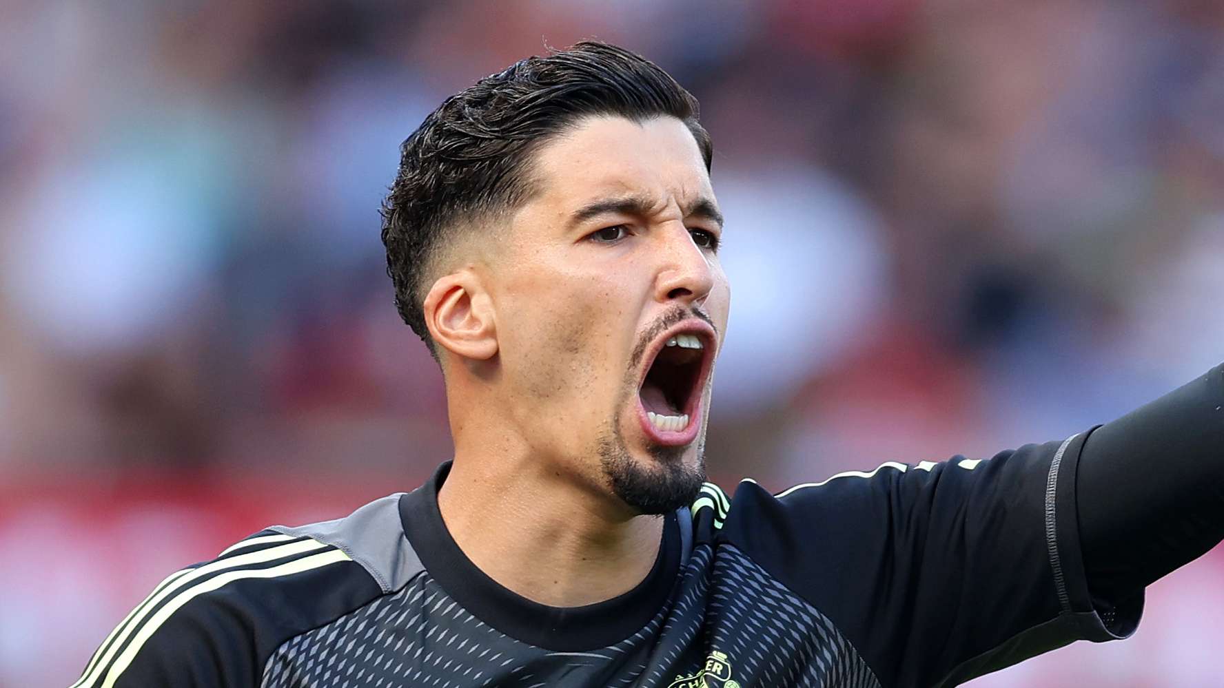 Keane slams Bayindir's 'schoolboy' error against Arsenal  