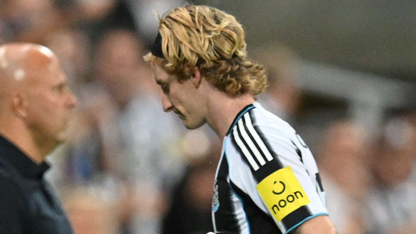 Gordon criticised for red card challenge on Van Dijk  