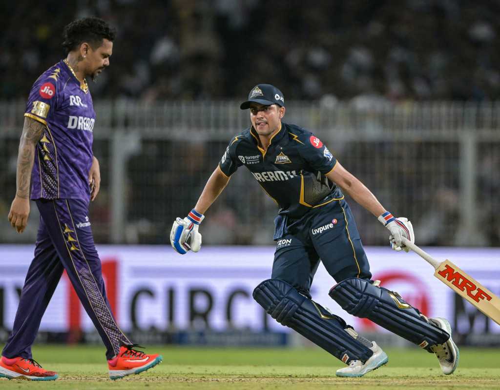 Fielding captain to decide striker in case of a deliberate short run  