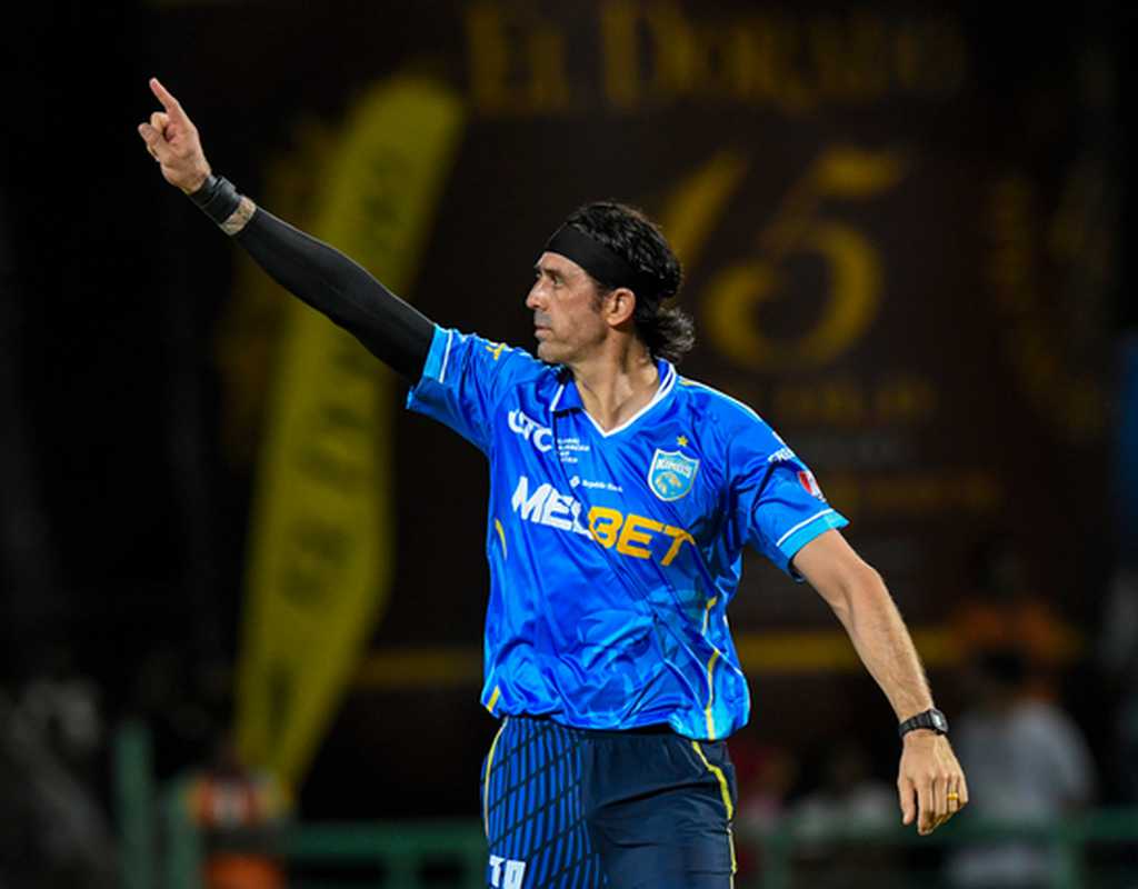 Saint Lucia Kings hold their nerve to pick up first win  