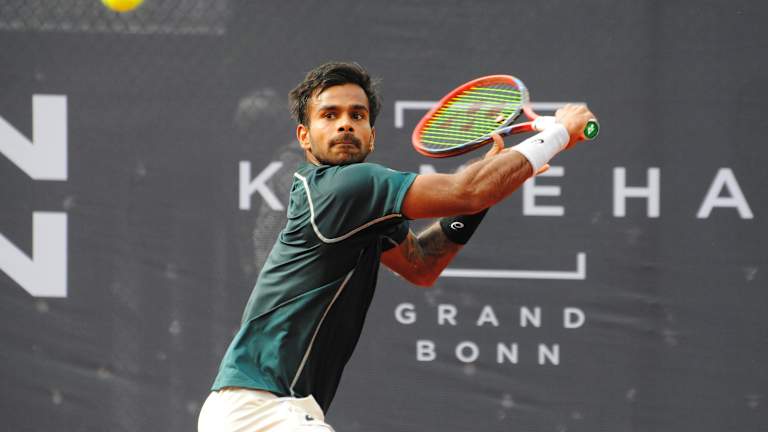 Novak Djokovic plays violin in US Open Asics ad: "Control the rhythm. Unlock the feeling"  