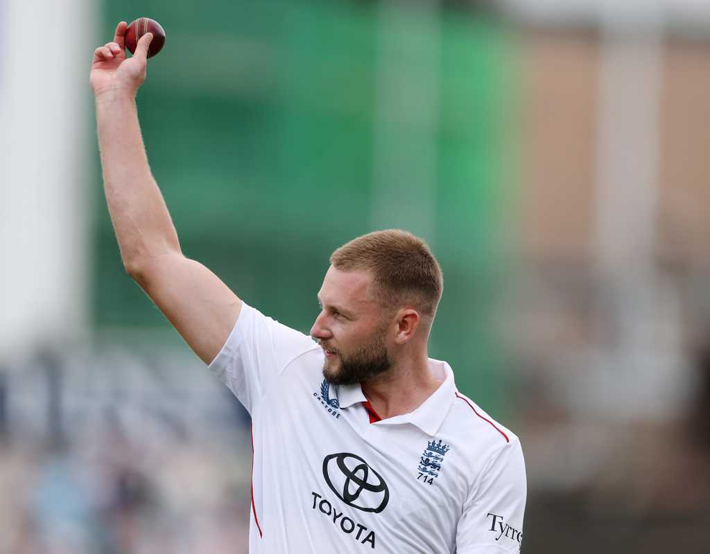 Duckett, Crawley flatten India after Atkinson's five-for  