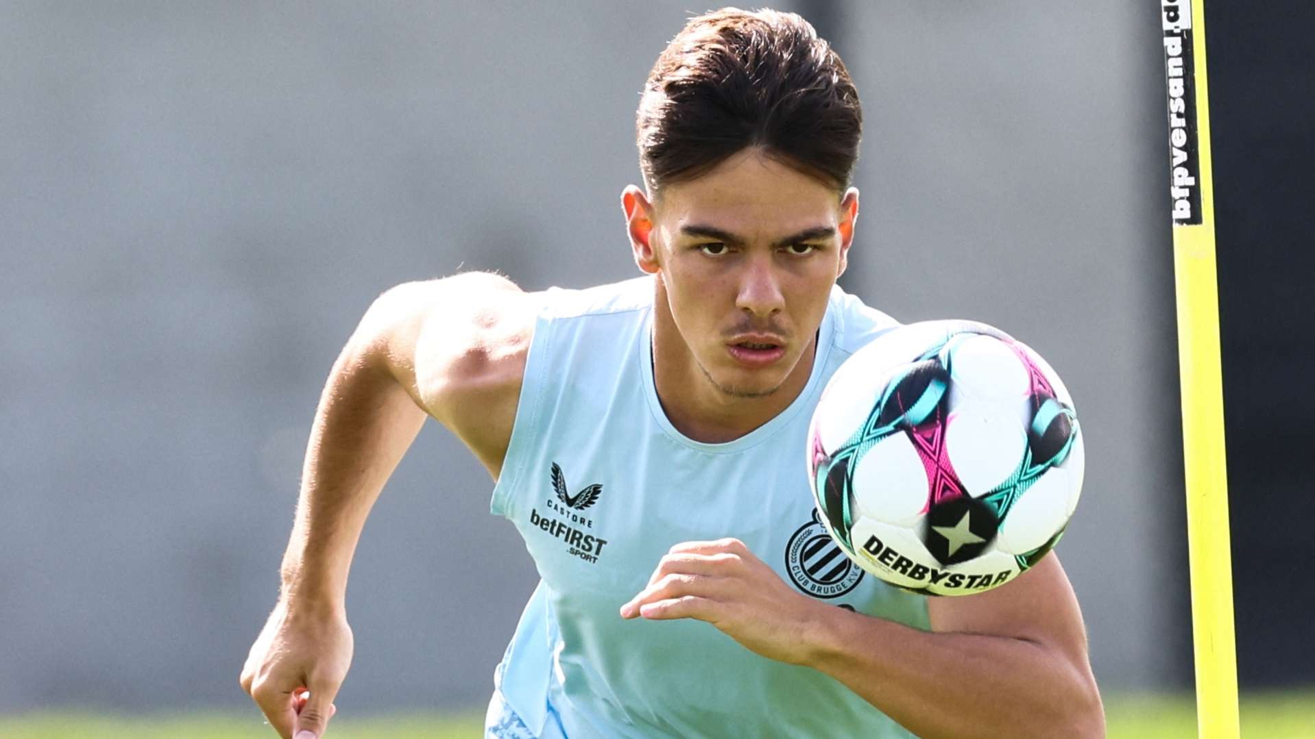 AC Milan signing Jashari 'from another planet' but has one big flaw  