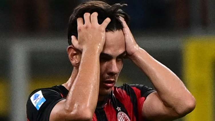 Milan rocked as new signing Jashari suffers major injury scare  