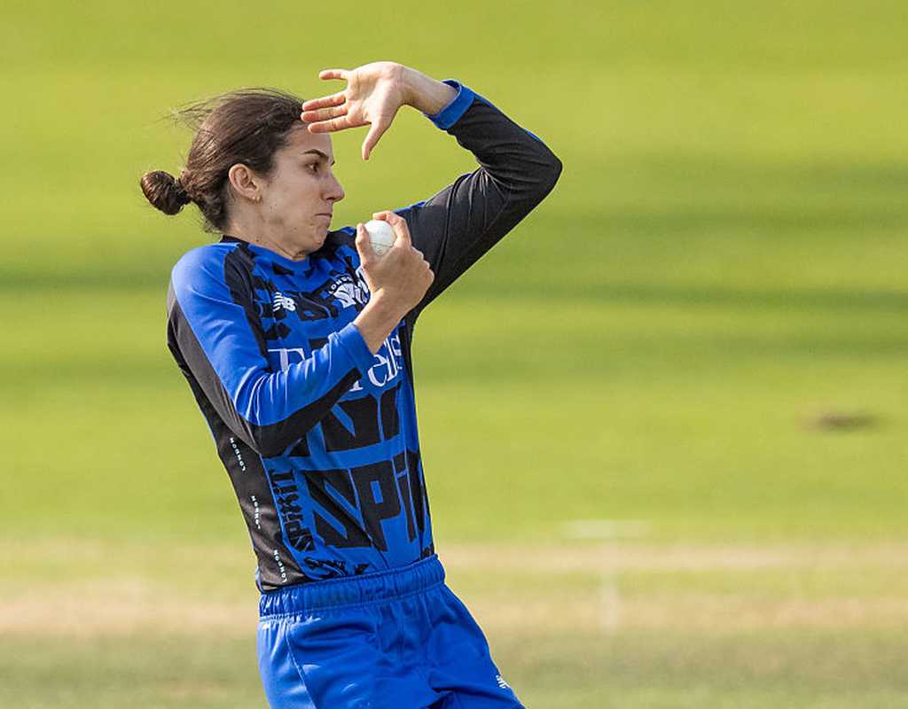 All-round Charli Knott stars as London Spirit seal a thriller  