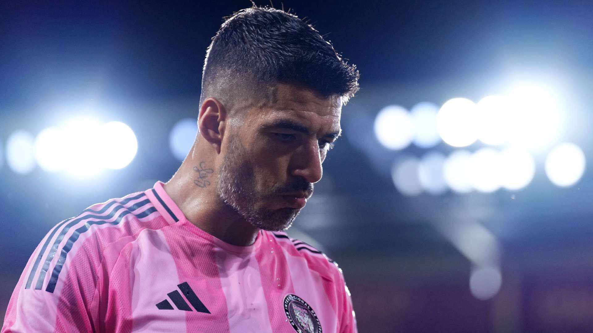 'Antics that are crap' - Why Rossi wouldn’t pay to watch Suarez  