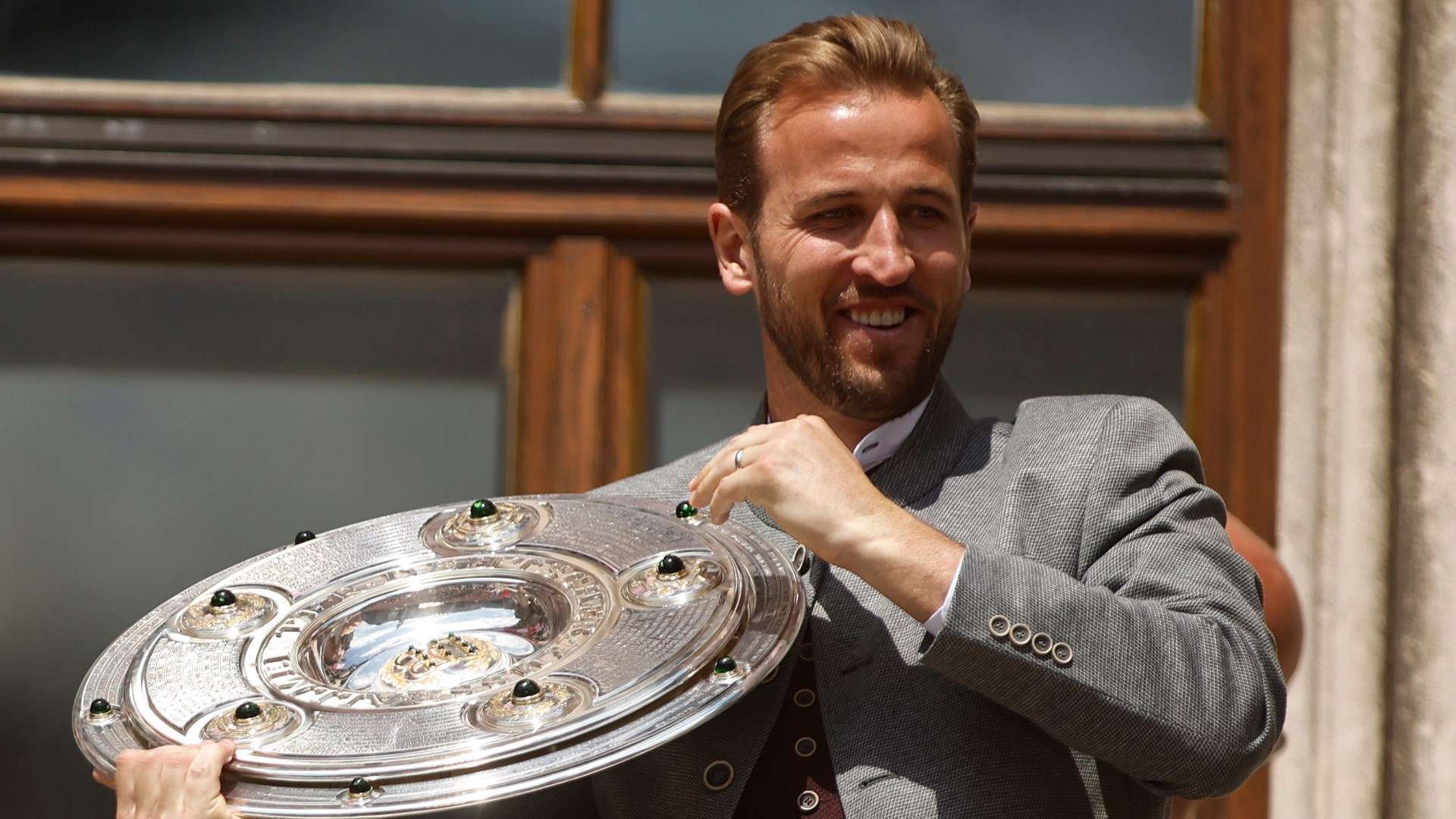 Owen tells Kane Bundesliga triumph was 'no great achievement'  