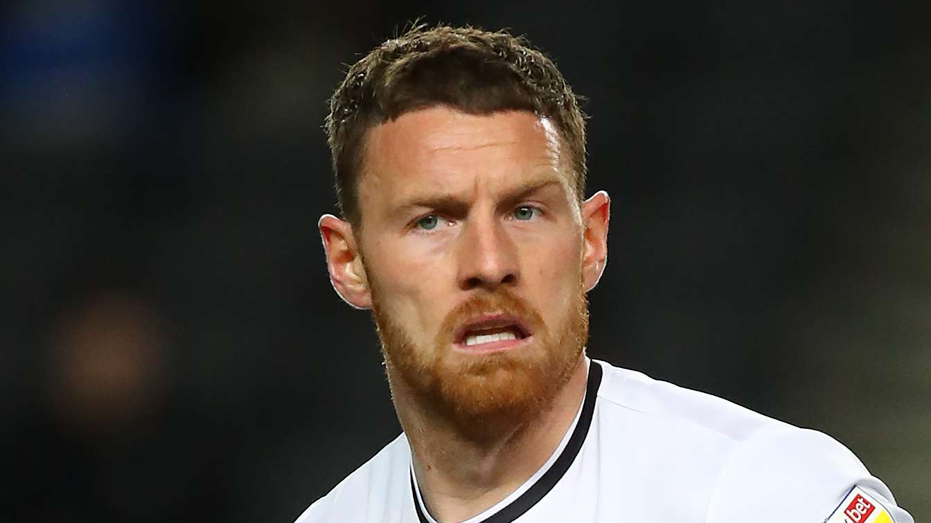 📽️ | Connor Wickham scores from halfway line against Man Utd  