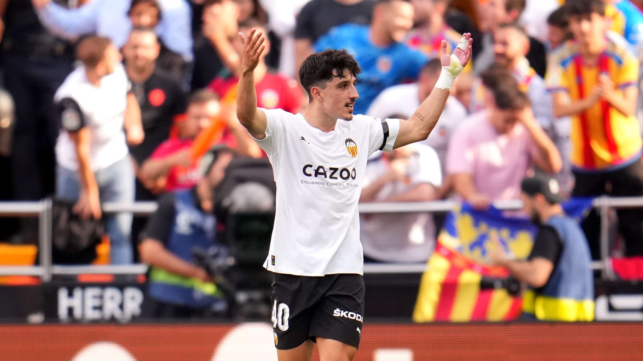 Barcelona's Camp Nou chaos annoys Valencia star  