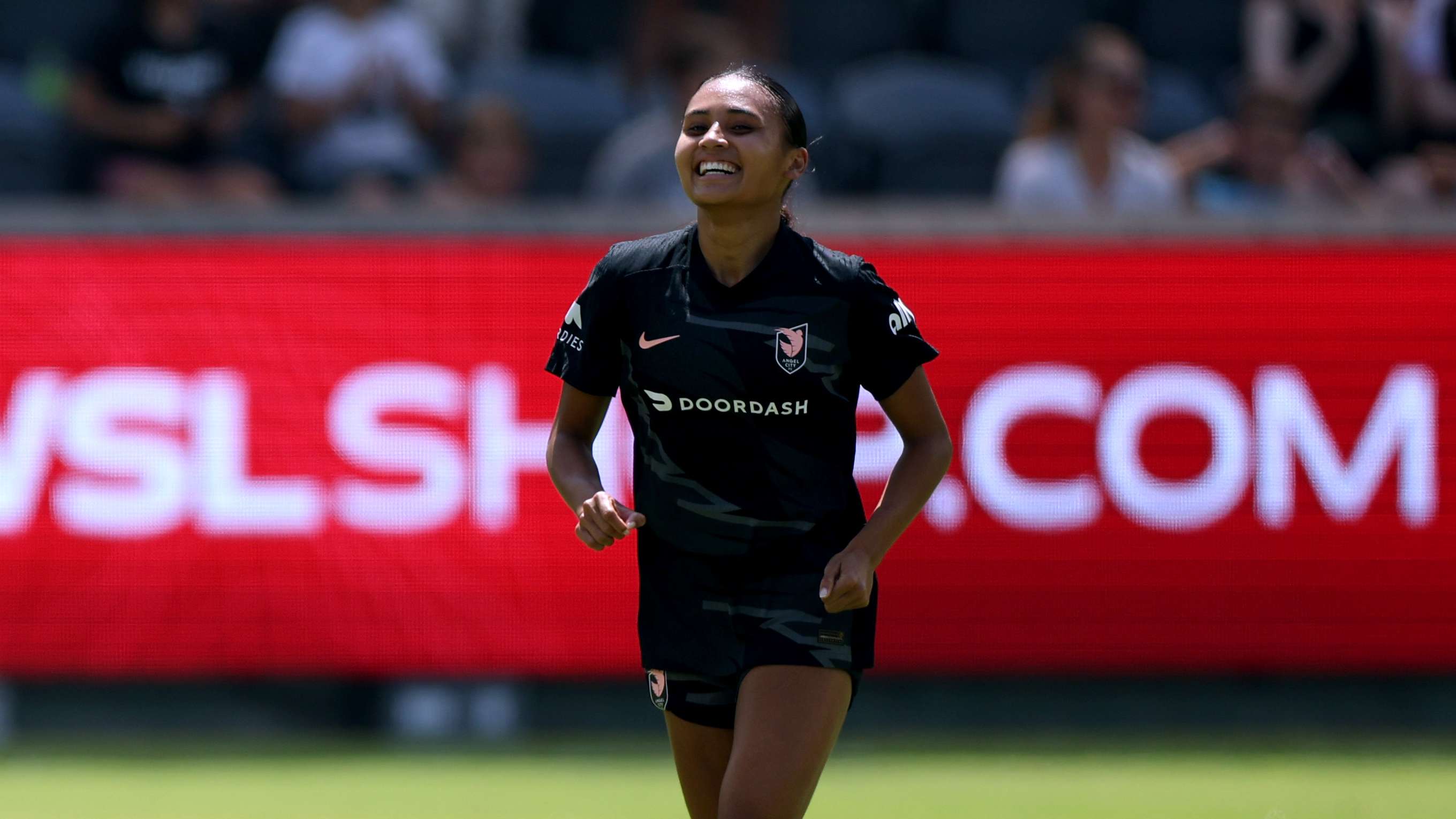 Thompson reportedly in talks with Chelsea FC, to miss match  