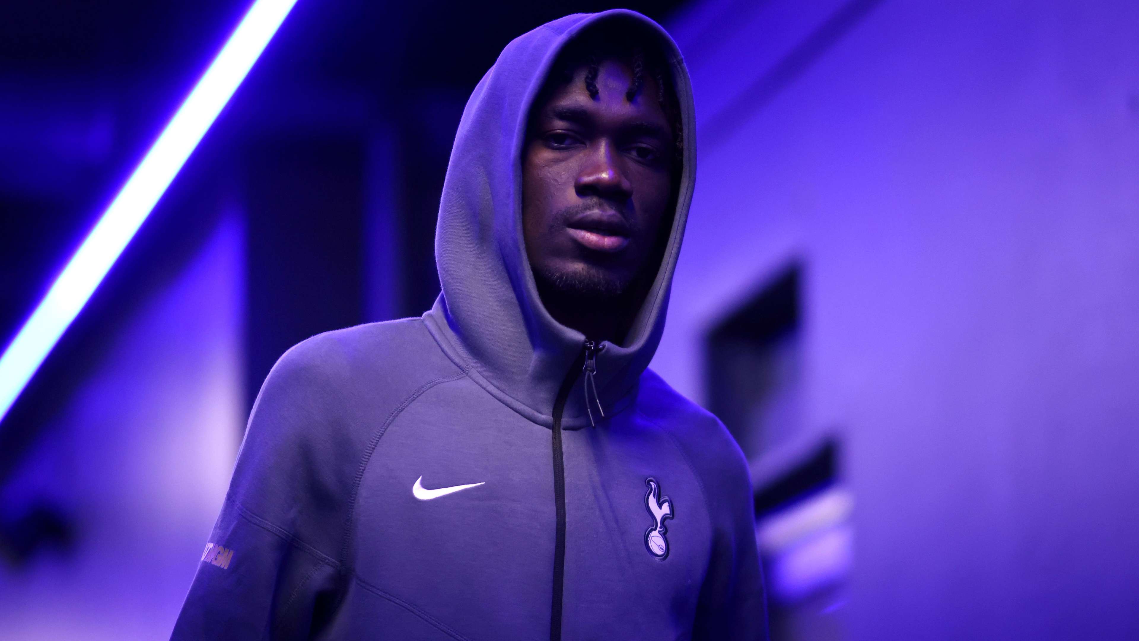 Frank offers olive branch to Spurs outcast Bissouma  