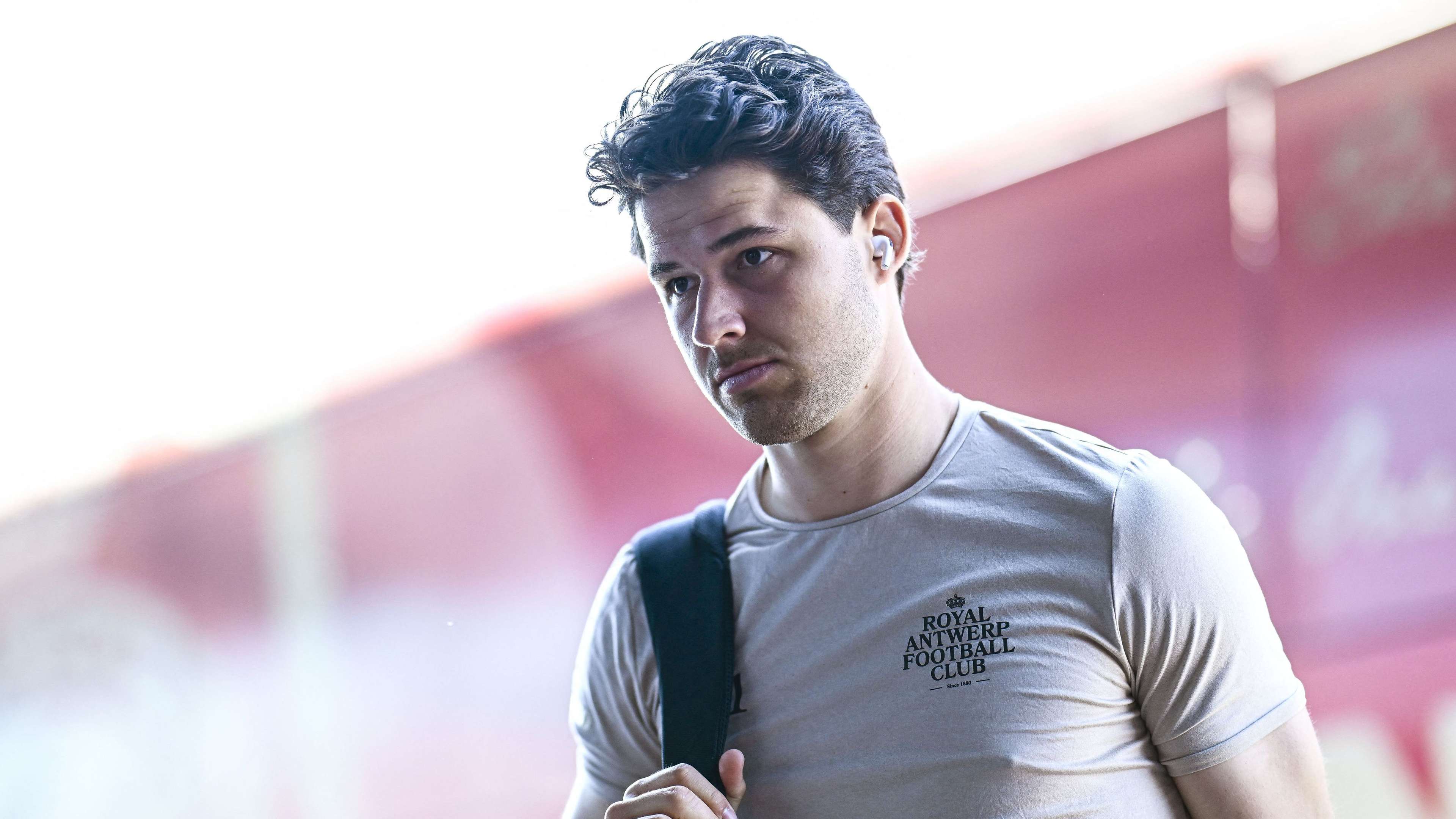 Man Utd sign goalkeeper Lammens from Royal Antwerp  