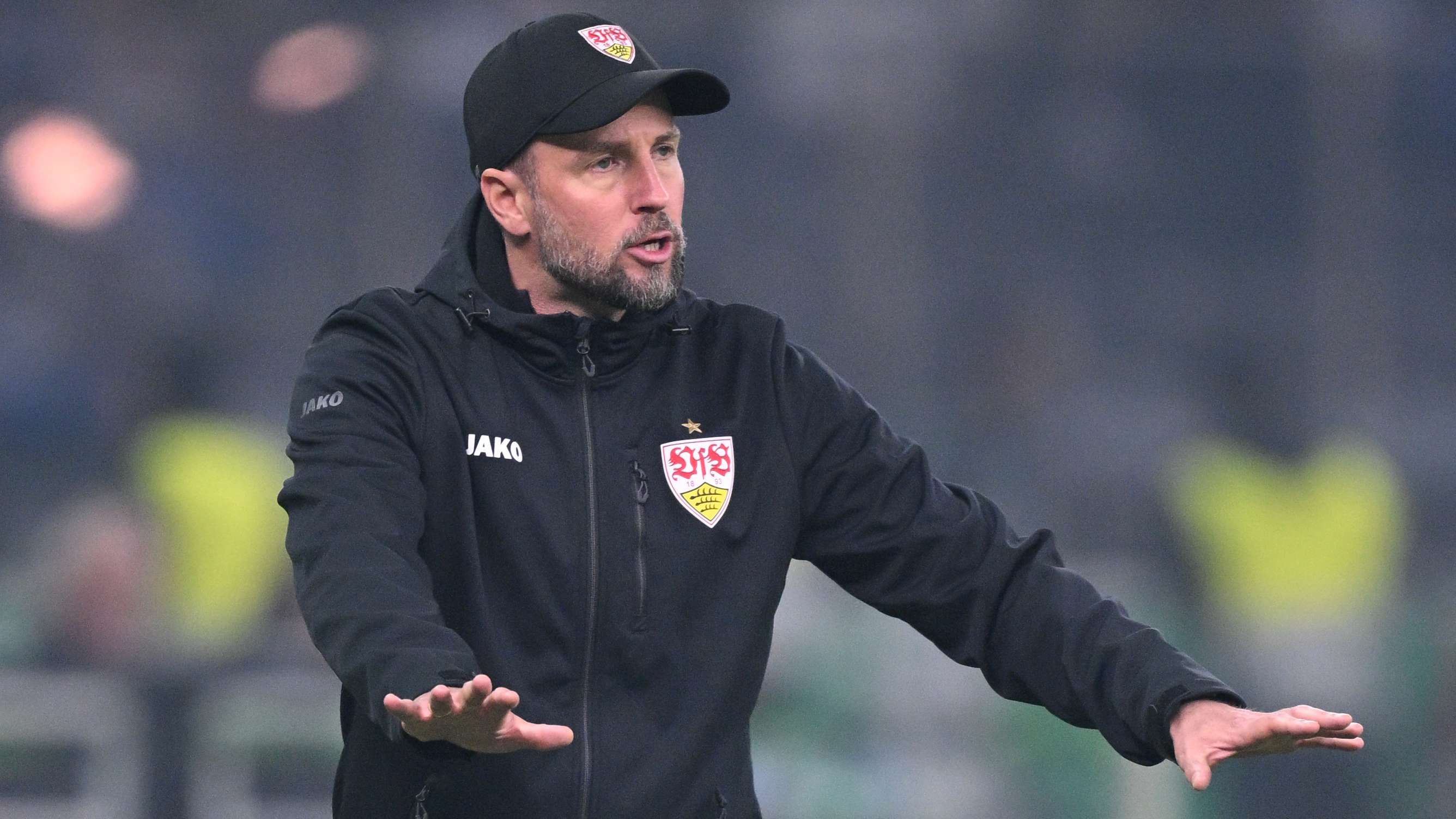 Stuttgart boss 'definitely' not replacing Mourinho at Fenerbahce  