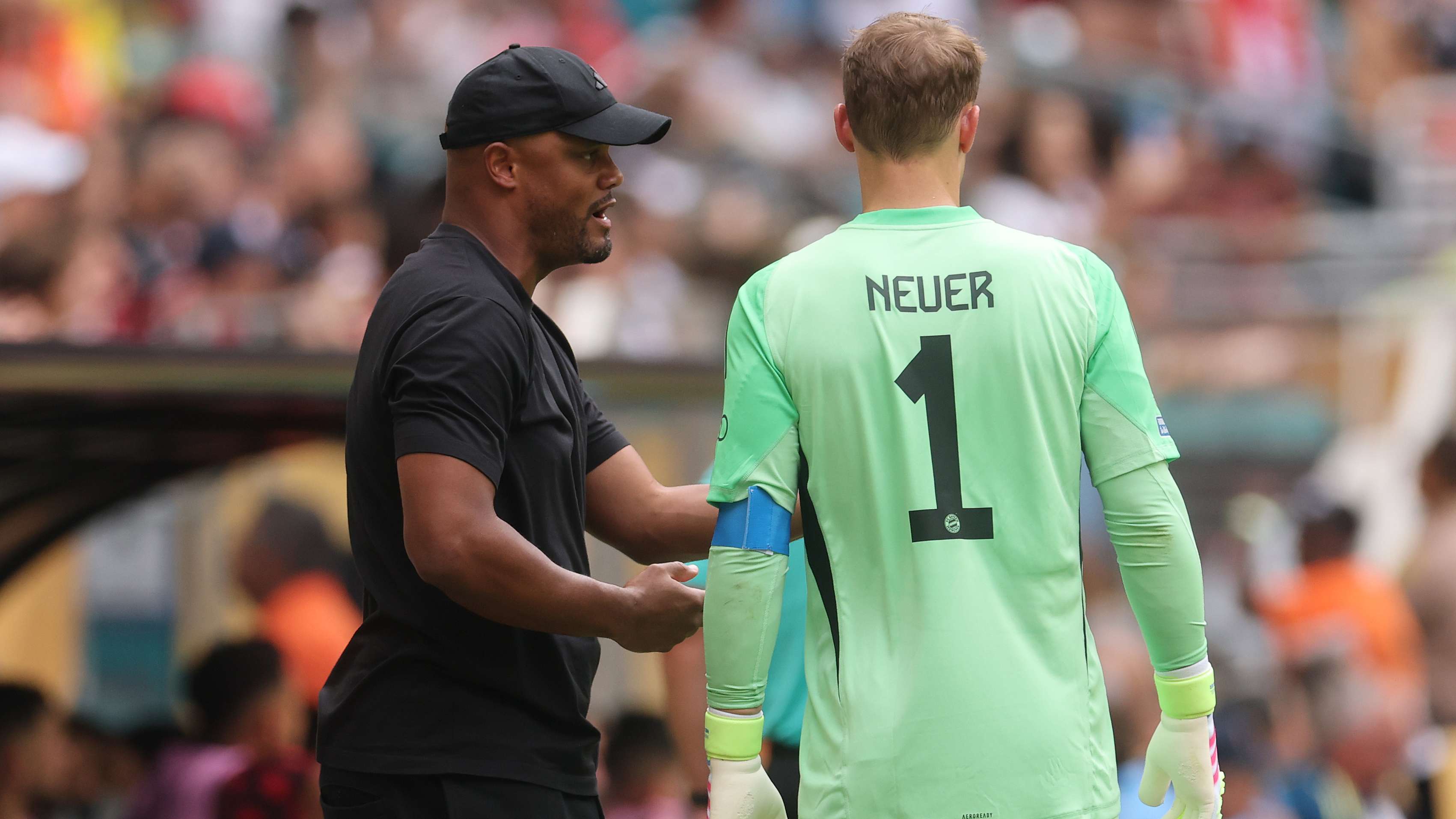 Neuer won’t budge! Kompany risks breaking Bayern goalkeeper promise  