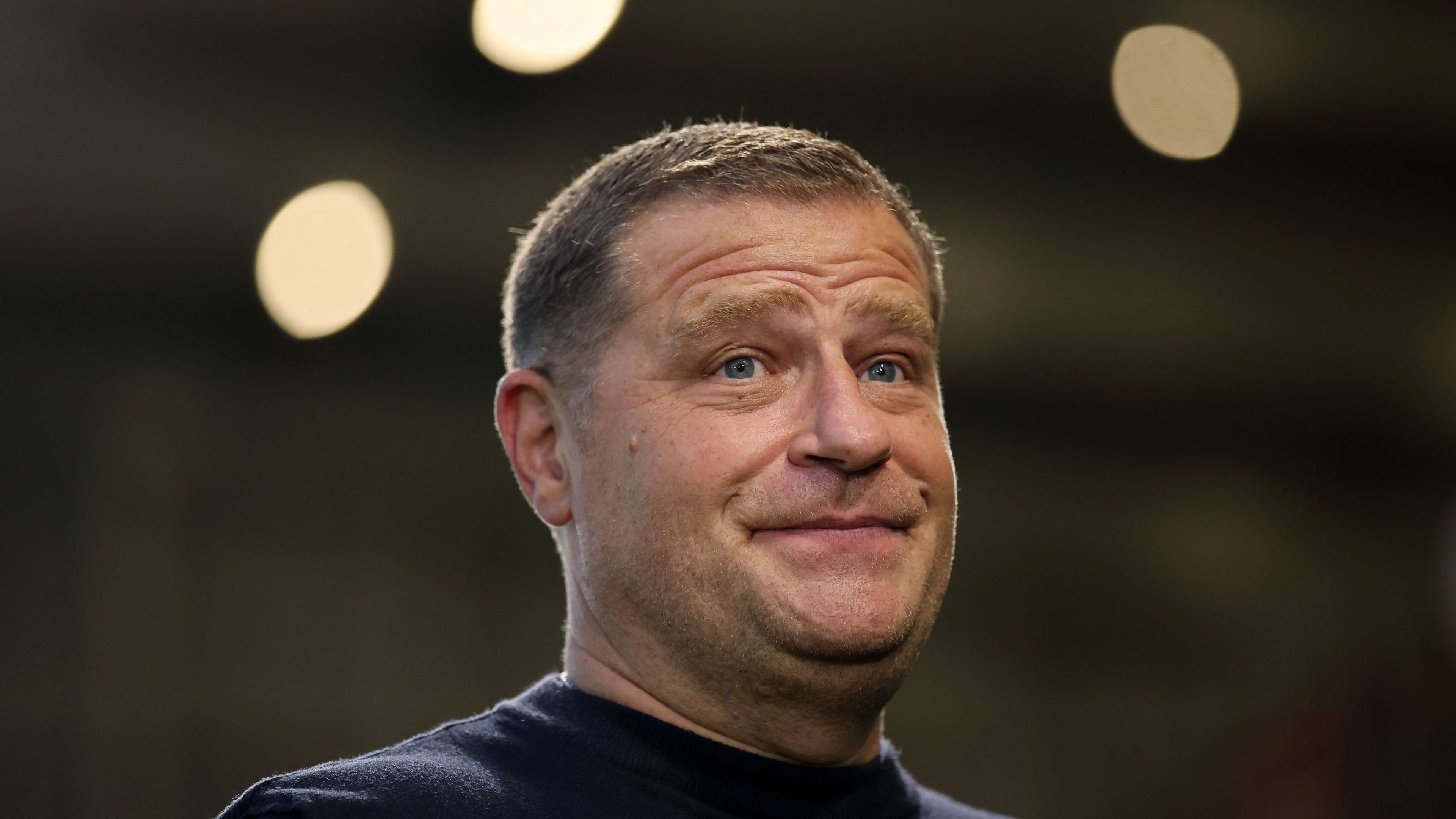 Bayern director gives emotional response to exit talks  