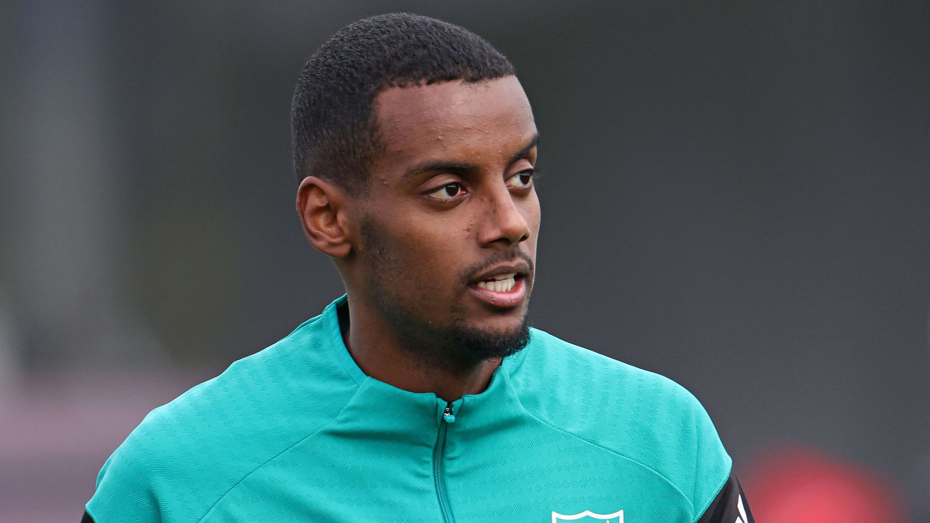 Isak starts! £125m striker makes Liverpool debut vs Atletico  