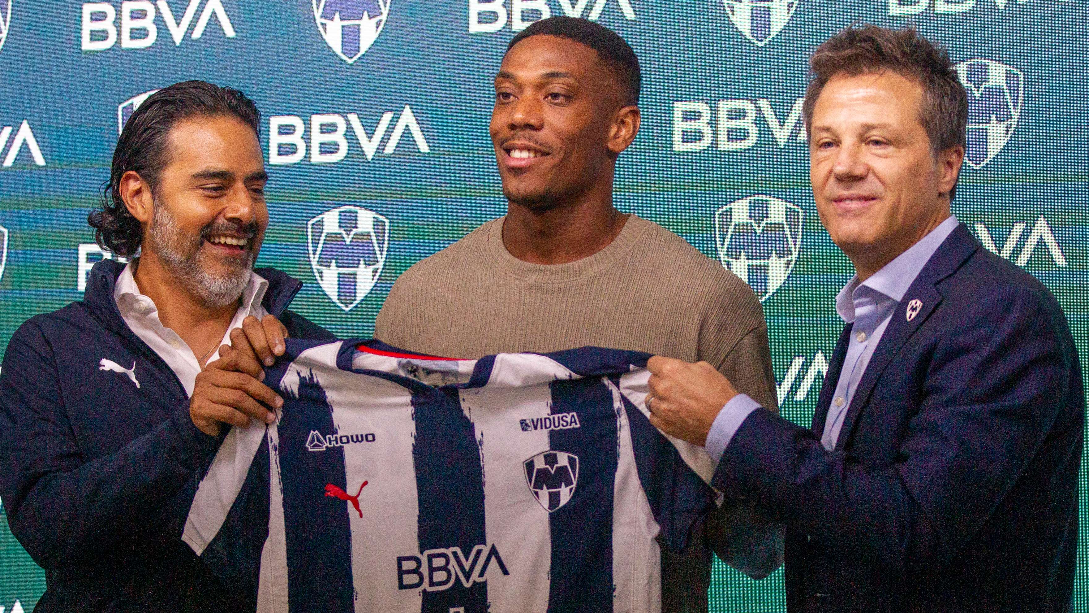 Did Monterrey steal Martial from Pumas? Clubs have their say  