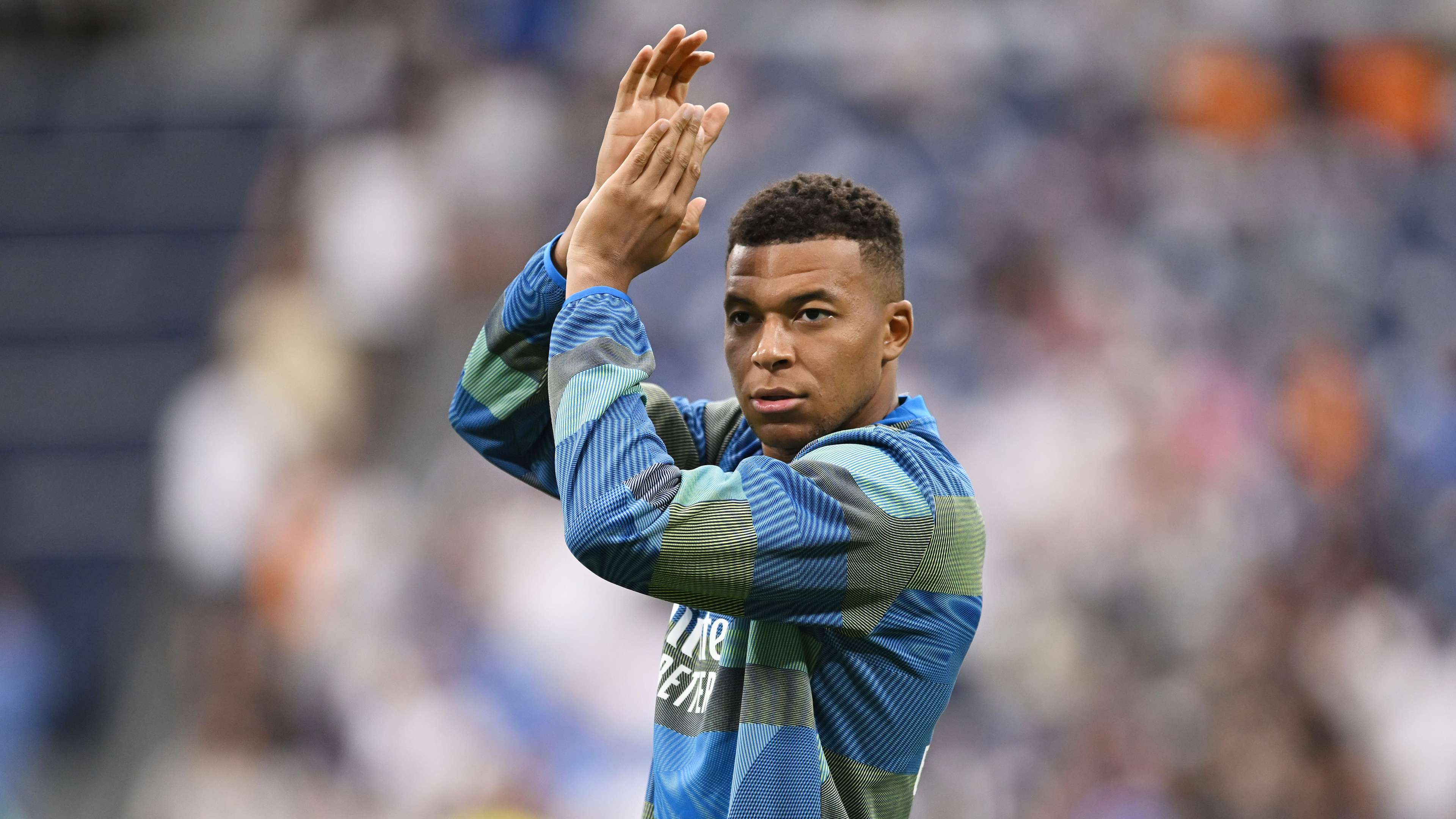 Real Madrid invite earthquake survivor for honorary kick-off  