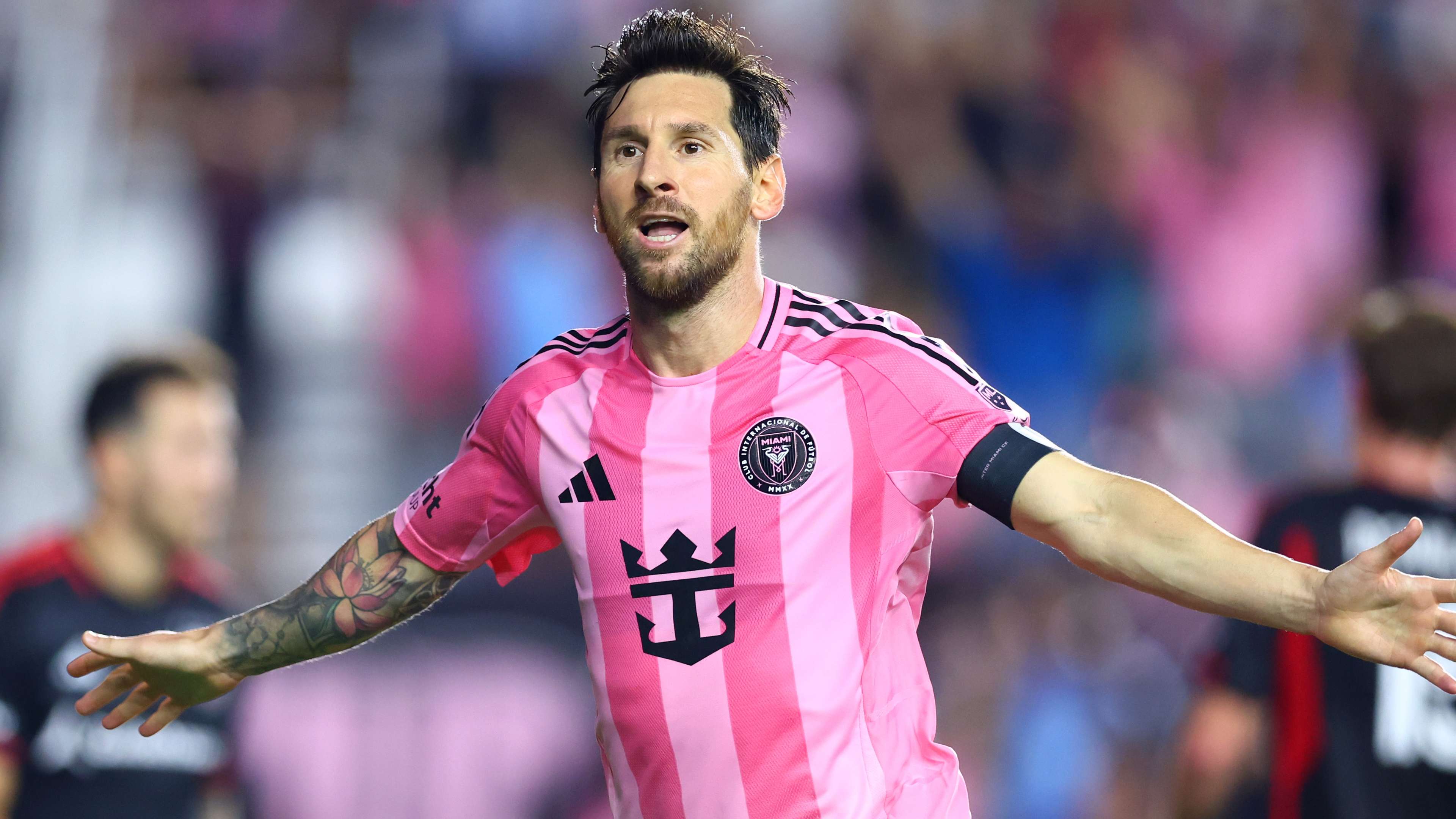 Messi's magic bails out Miami in 3-2 win over D.C. United  