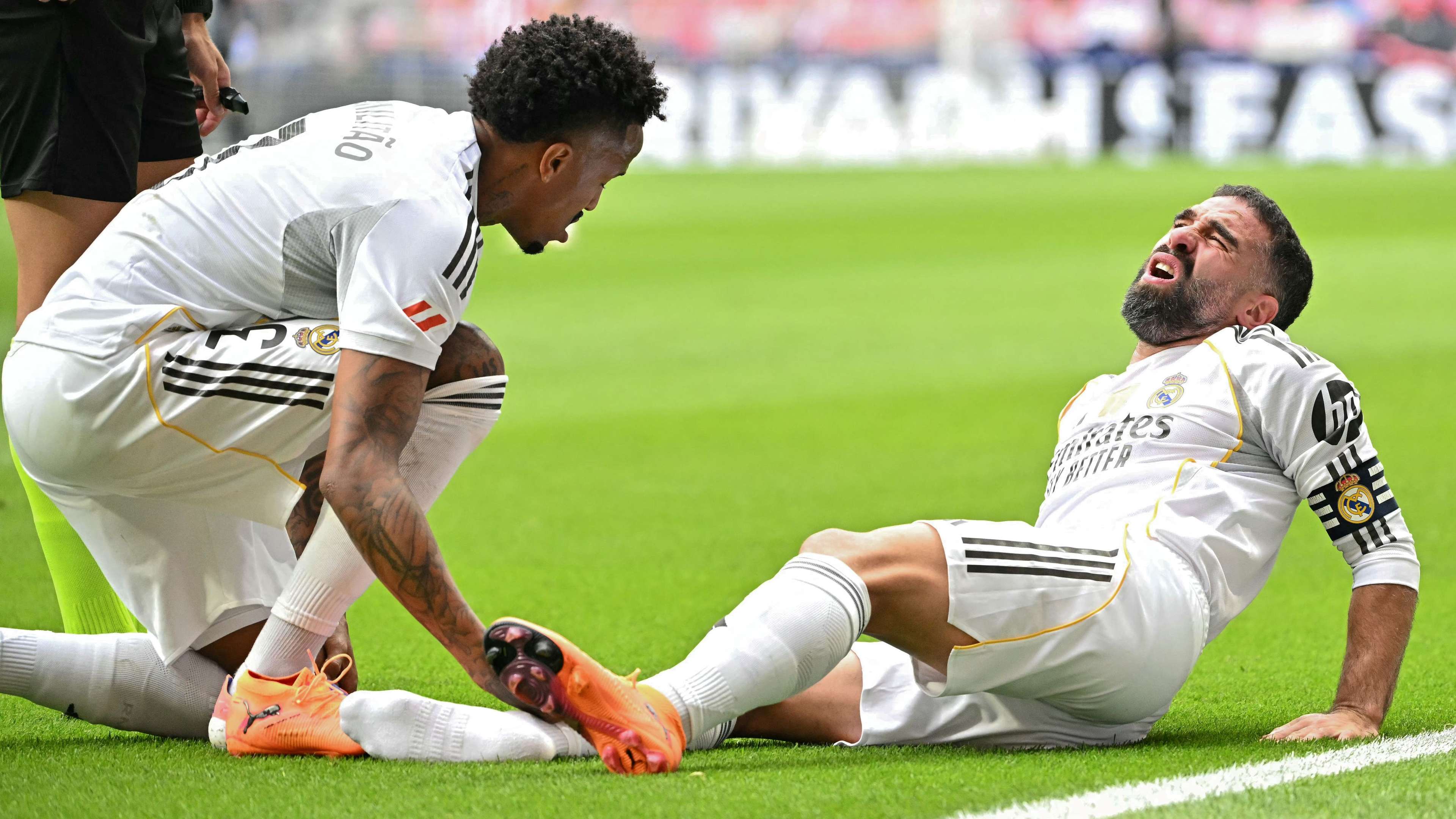 Madrid in fresh disaster with no right-backs for one month  