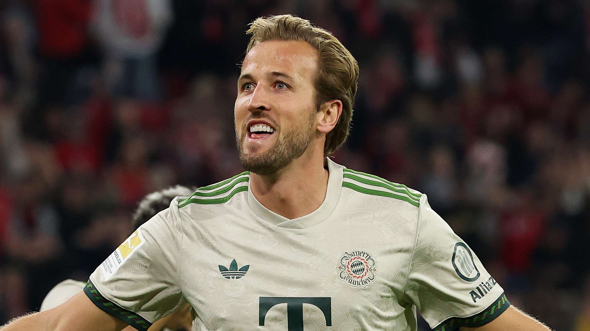 Kane's braces sends Bayern five points clear in Bundesliga  