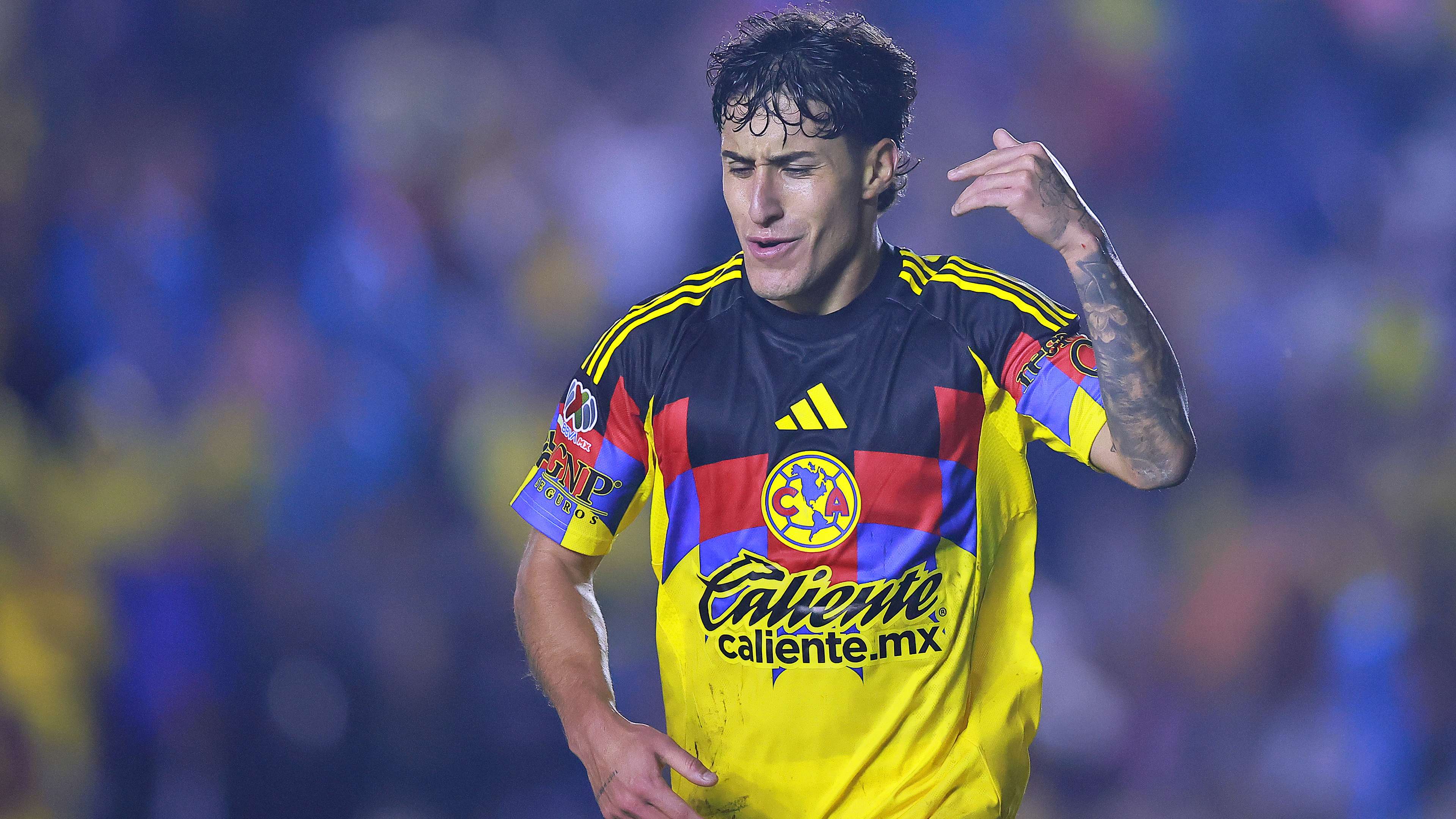 WATCH: Zendejas stuns Navas with audacious chip in dominant win  