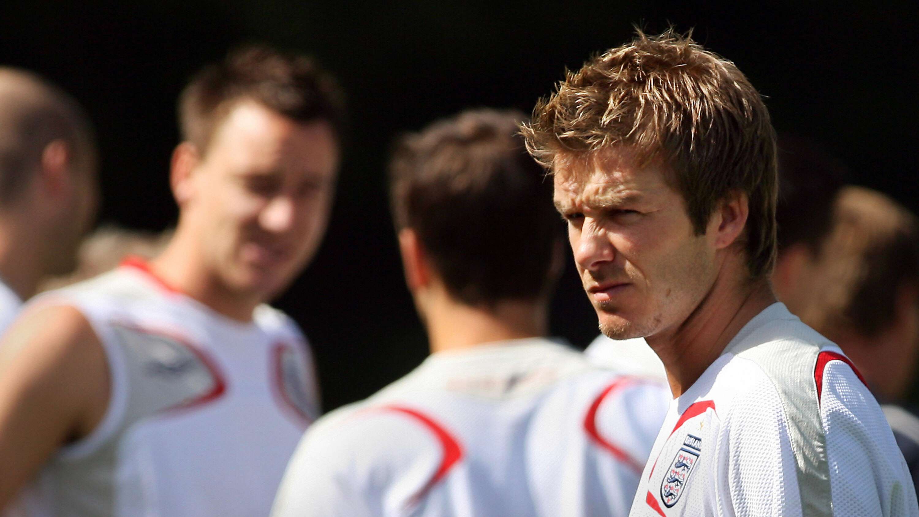 Ex-England man opens up on 'club cliques' in Three Lions squad  