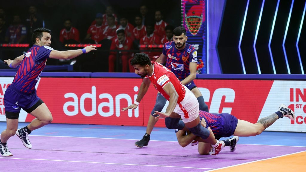 Another Super 10 for Ashu, another win for Dabang Delhi as they reign supreme over Gujarat Giants  