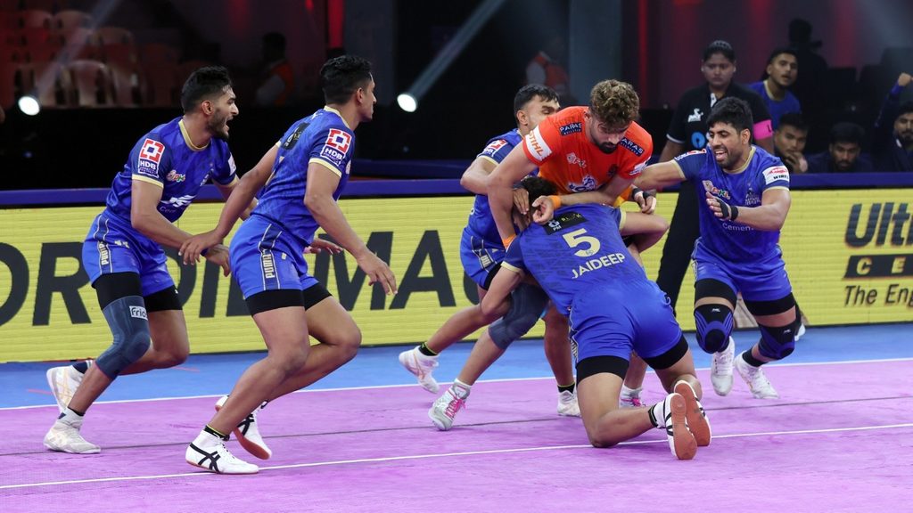 Vinay shines as Haryana Steelers defeat table-toppers Puneri Paltan 34-30 in thriller  