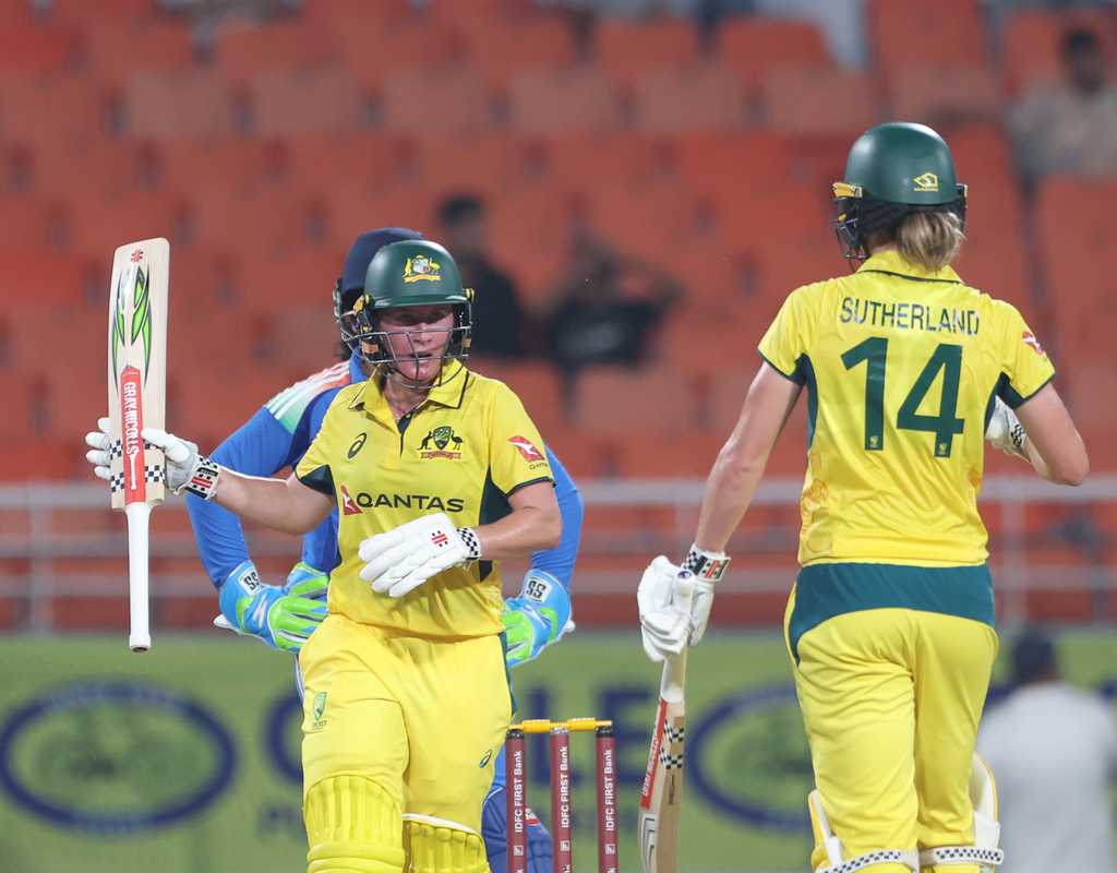 Collective effort sees Australia cruise to 1-0 lead  