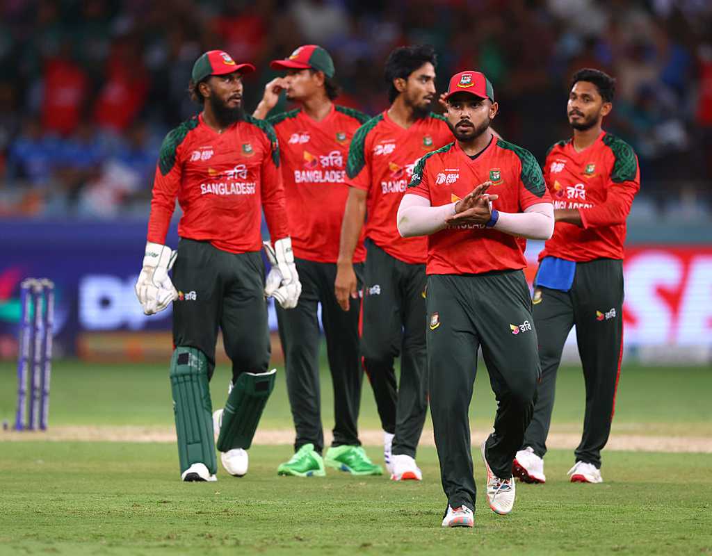 Bangladesh, Pakistan clash with fate in their own hands  