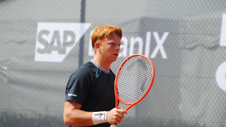 Emma Navarro saves two match points in win, helping United States reach Billie Jean King Cup semifinals  