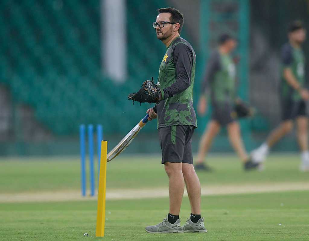 Hesson urges Pakistan to stay focused ahead of India final  